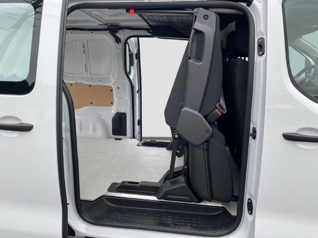 PEUGEOT Expert Flexspace DKaw. Standard vert.va. 2.2L BlueHDi 150 PS-image-15
