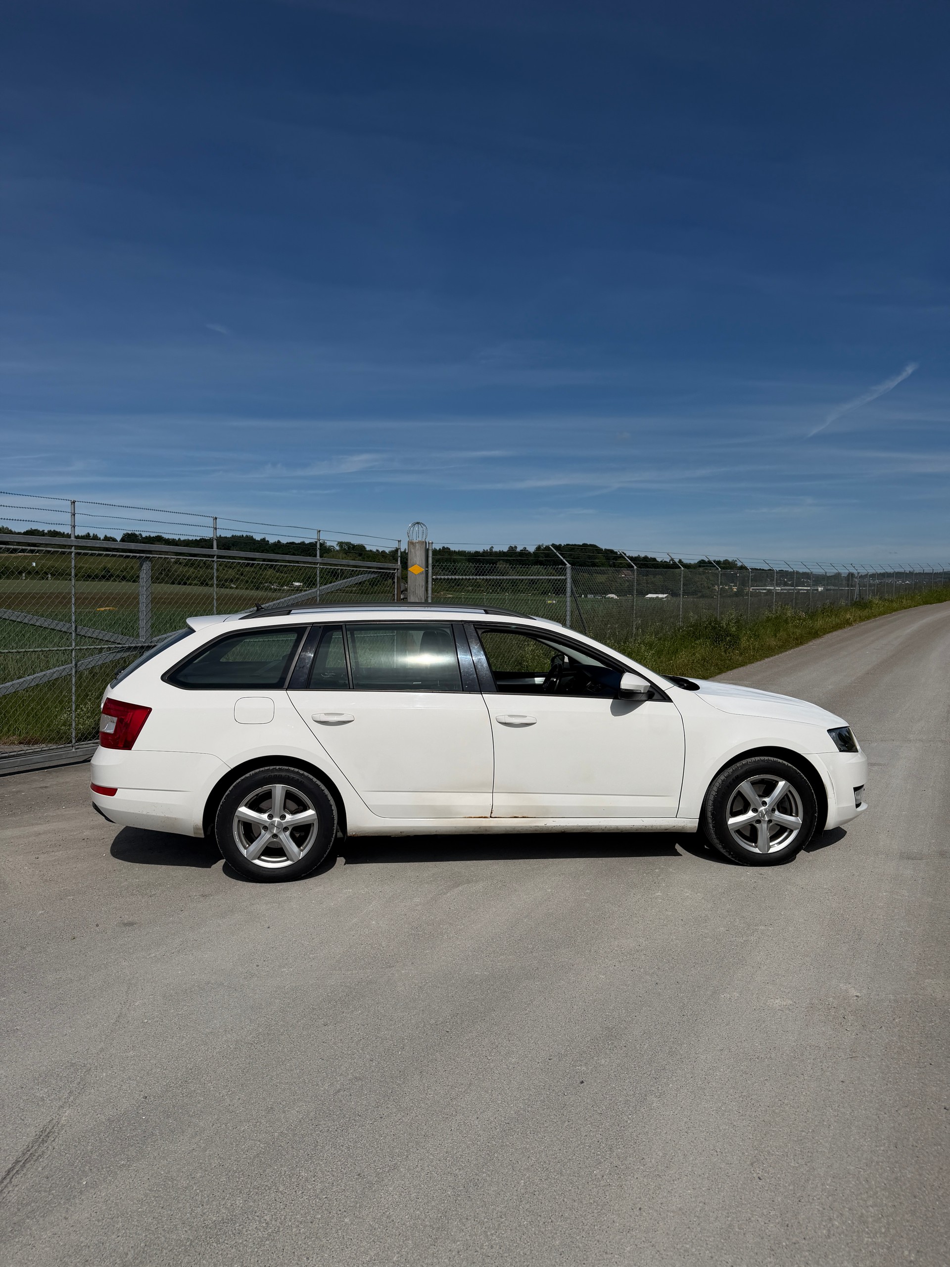 SKODA Octavia Combi 2.0 TDI Ambition 4x4 DSG-image-7