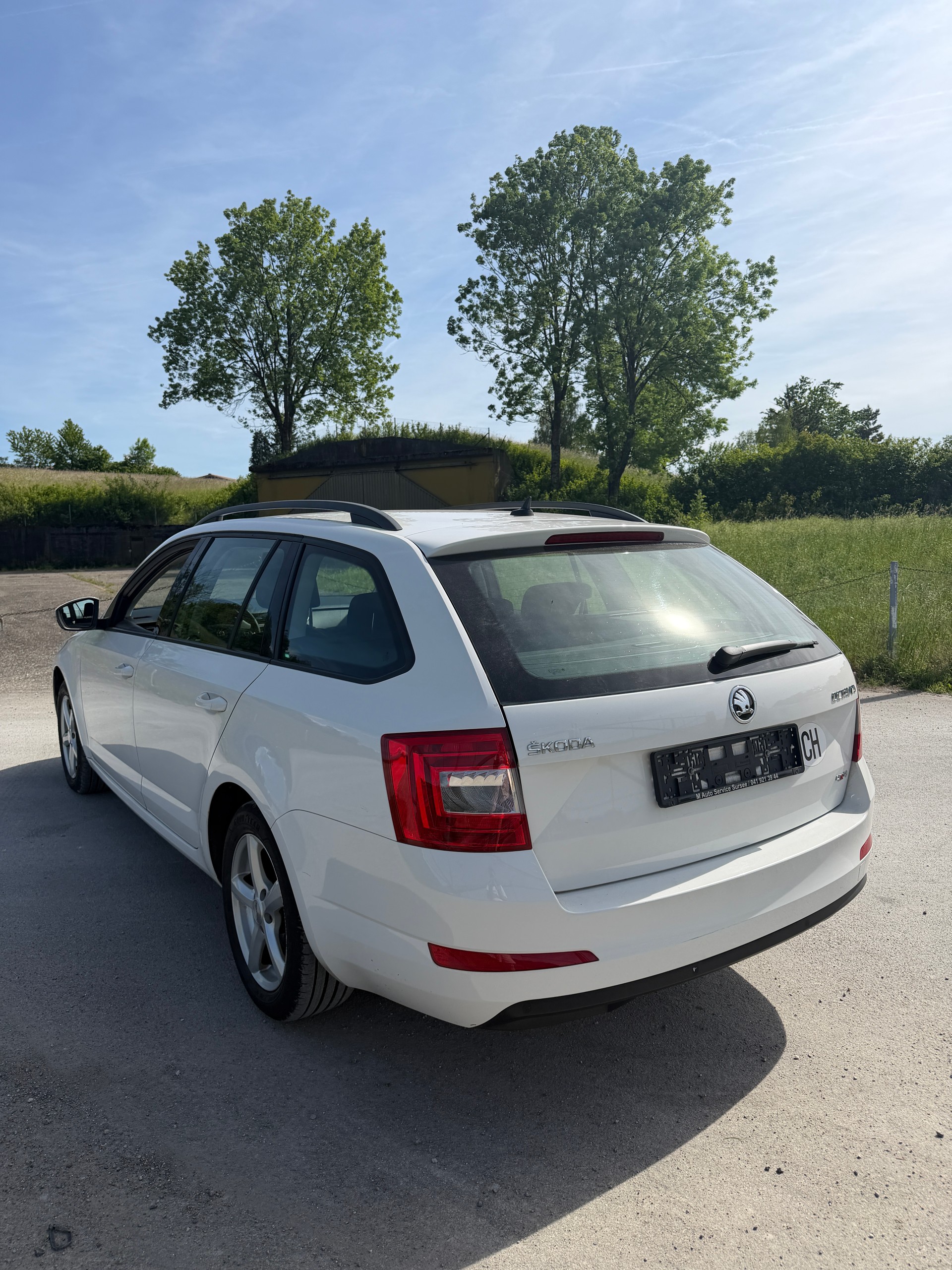 SKODA Octavia Combi 2.0 TDI Ambition 4x4 DSG-image-4