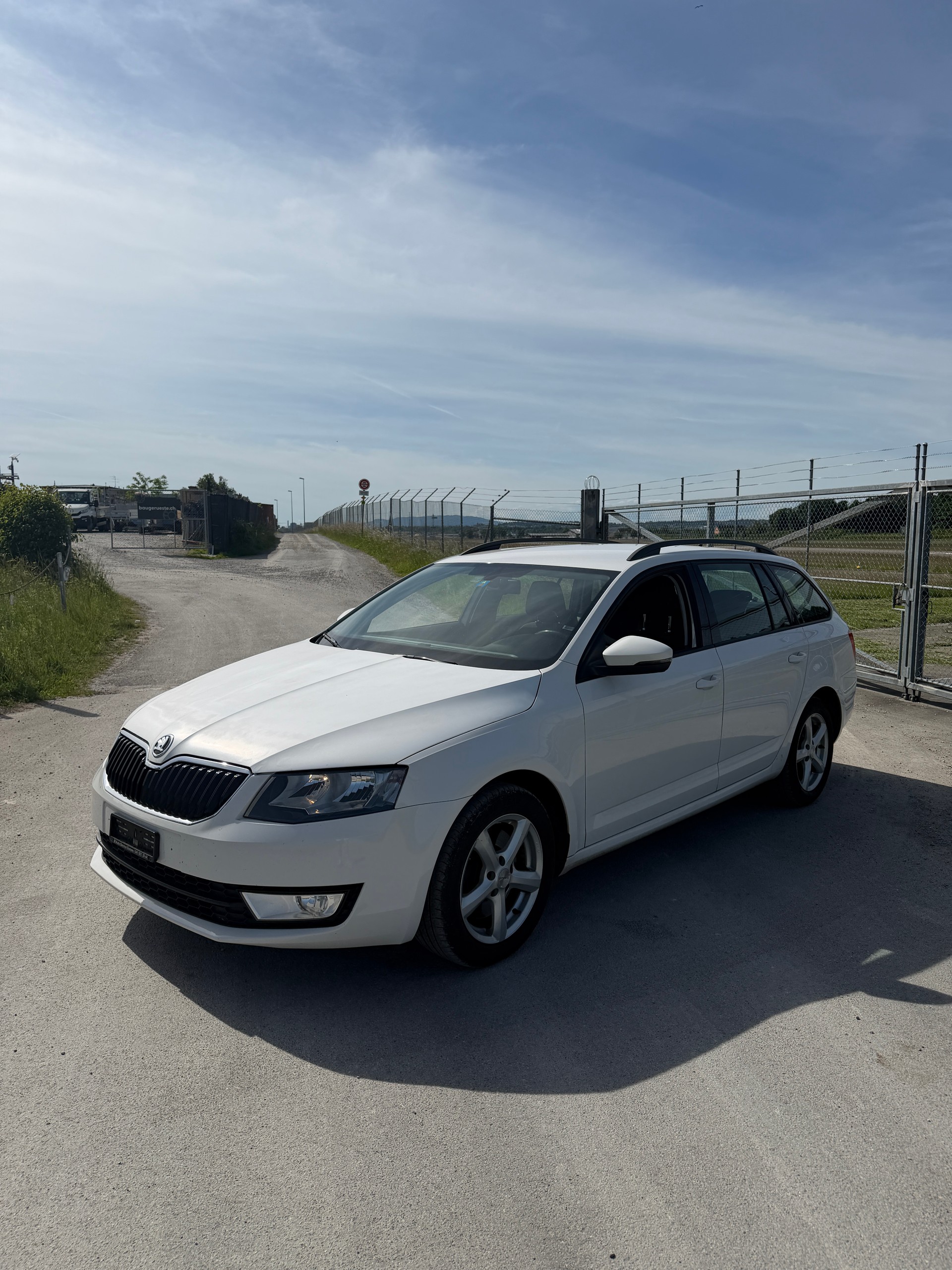 SKODA Octavia Combi 2.0 TDI Ambition 4x4 DSG-image-2