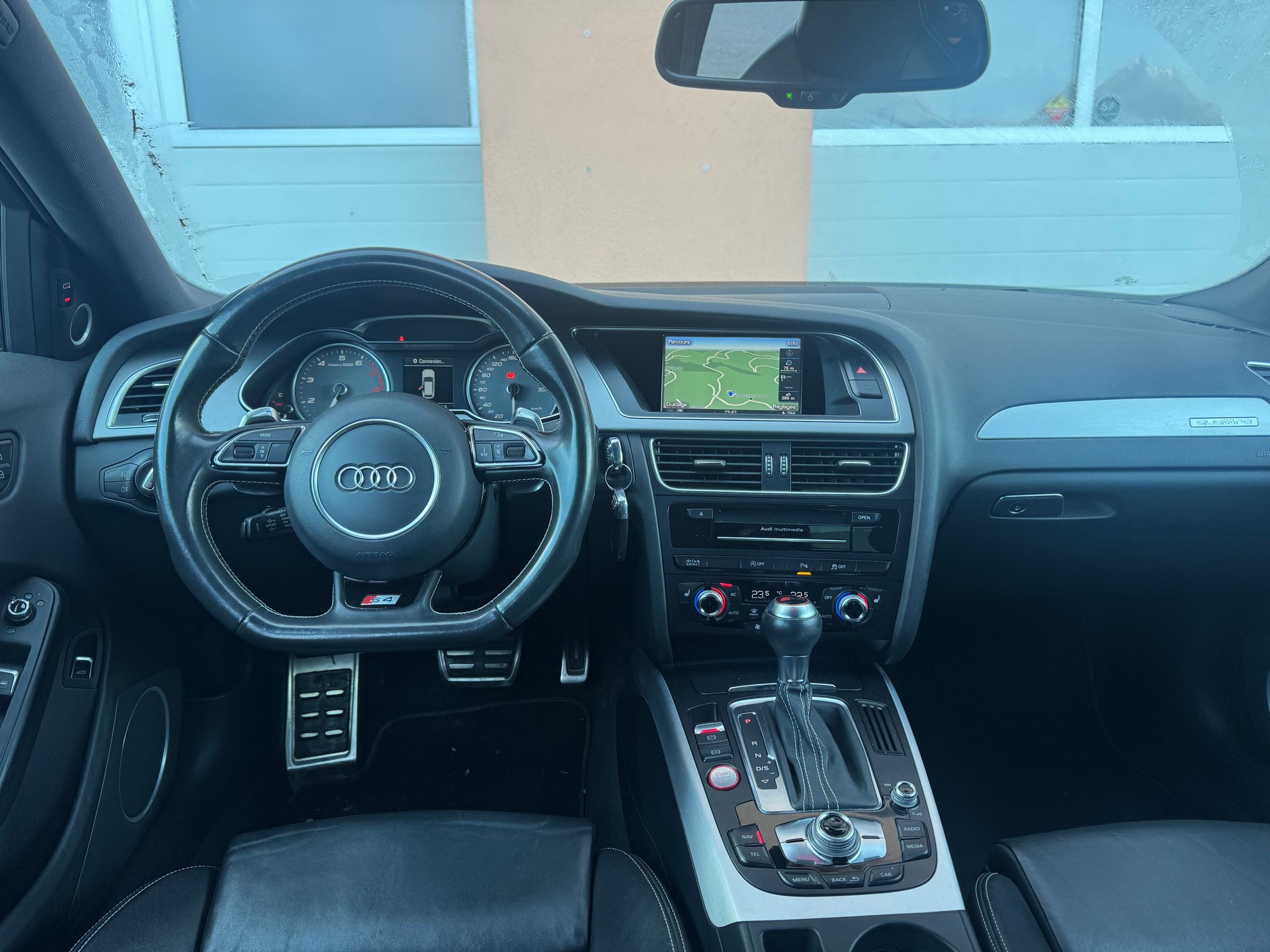 AUDI S4 Avant 3.0 TFSI quattro S-tronic-image-6