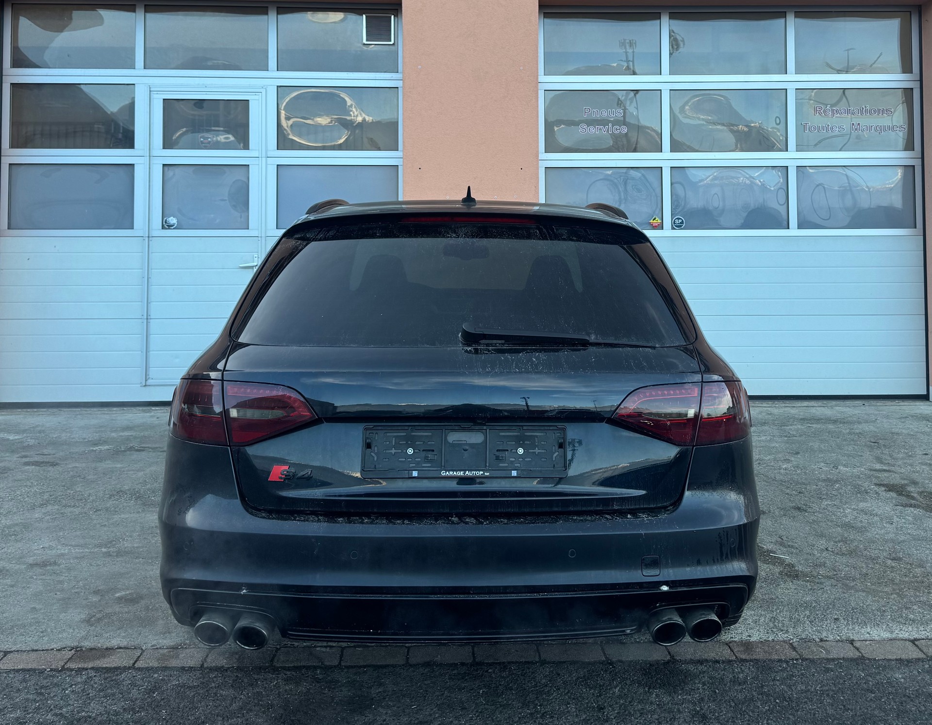 AUDI S4 Avant 3.0 TFSI quattro S-tronic-showroom-element-3
