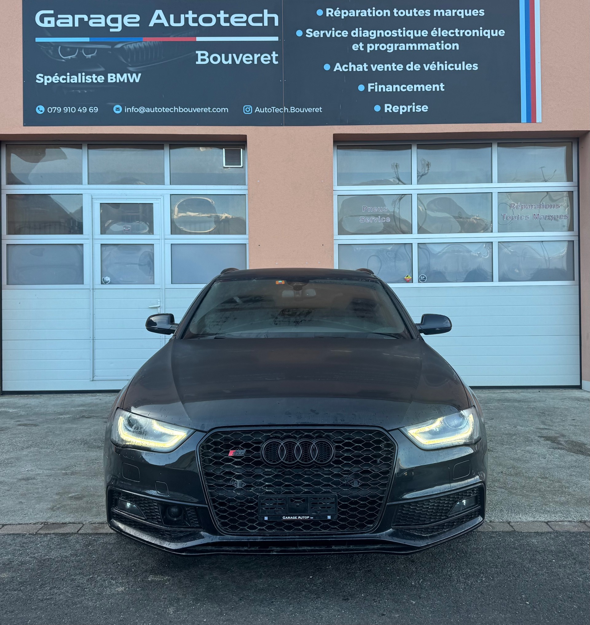 AUDI S4 Avant 3.0 TFSI quattro S-tronic-showroom-element-2