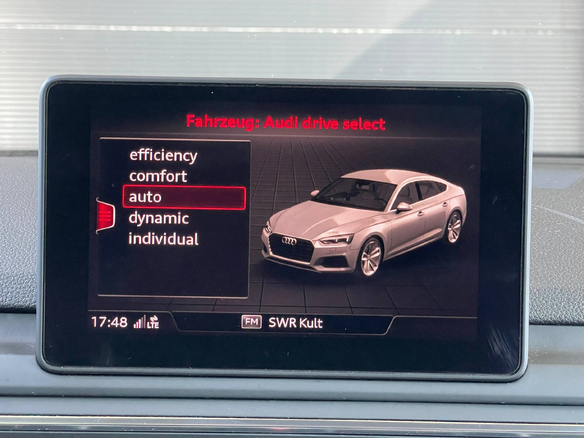 AUDI A5 Sportback 2.0 40 TDI S-Tronic-image-10
