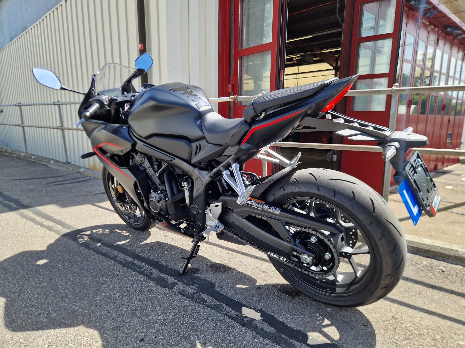 HONDA CBR 650 R E-Clutch (35kW) Black Edition-image-5
