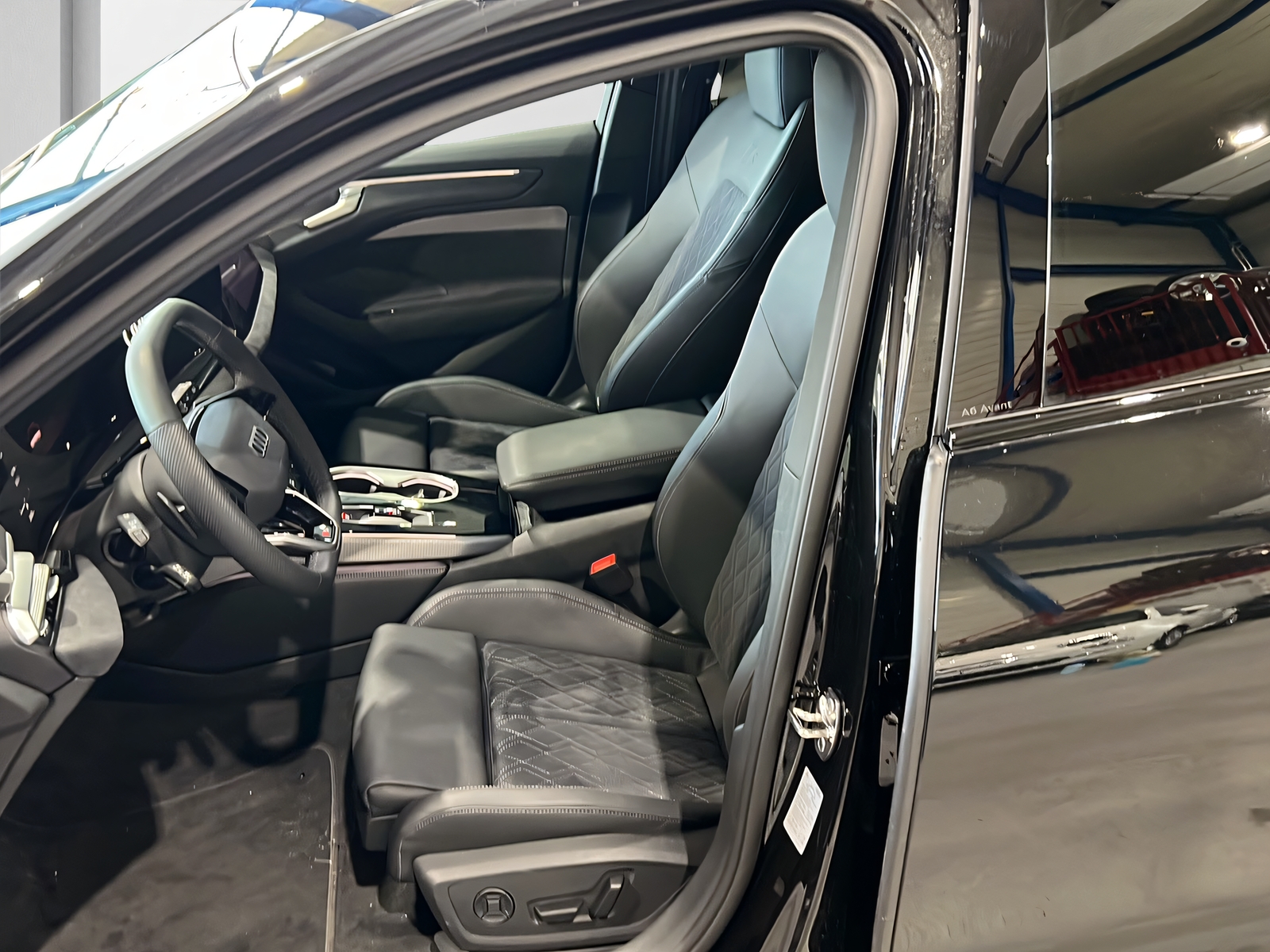 AUDI A6 Avant TFSI quattro 270 kW**NEW Modell,S-Sportsitze,Panodach,Optikpaket Schwarz,5-Jahre Garantie**-image-7