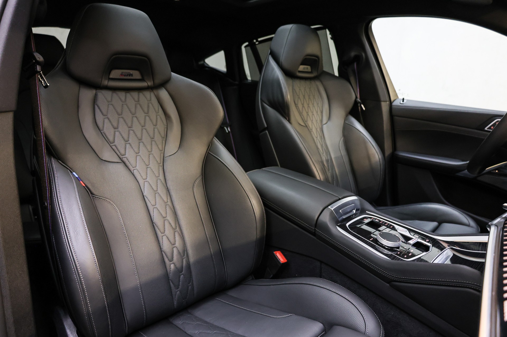 BMW X6 M60i M Sport Pro-image-23