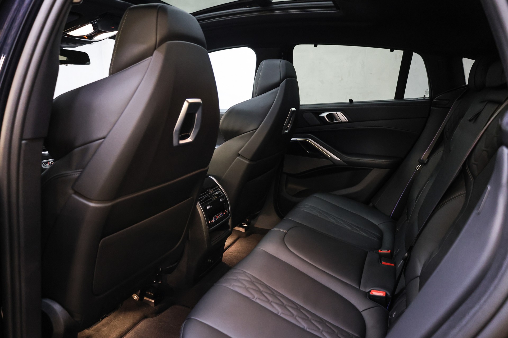 BMW X6 M60i M Sport Pro-image-26