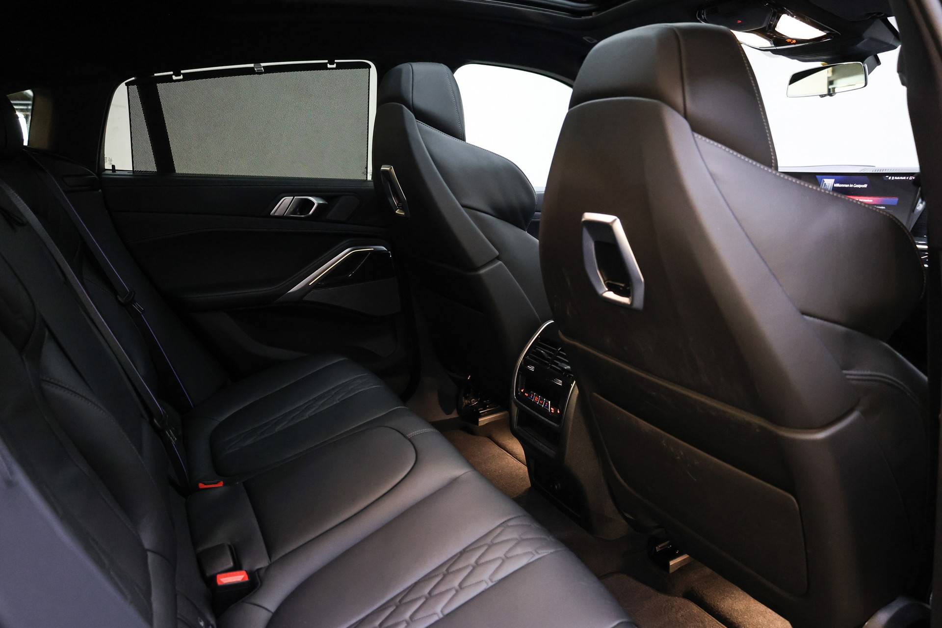 BMW X6 M60i M Sport Pro-image-28