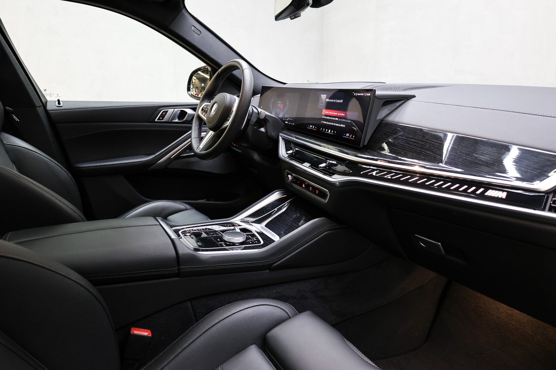 BMW X6 M60i M Sport Pro-image-27