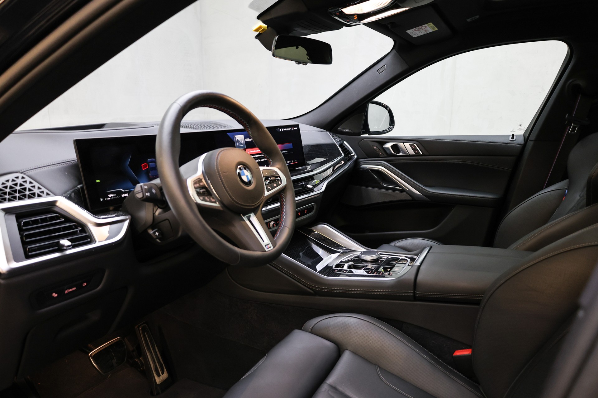 BMW X6 M60i M Sport Pro-image-14