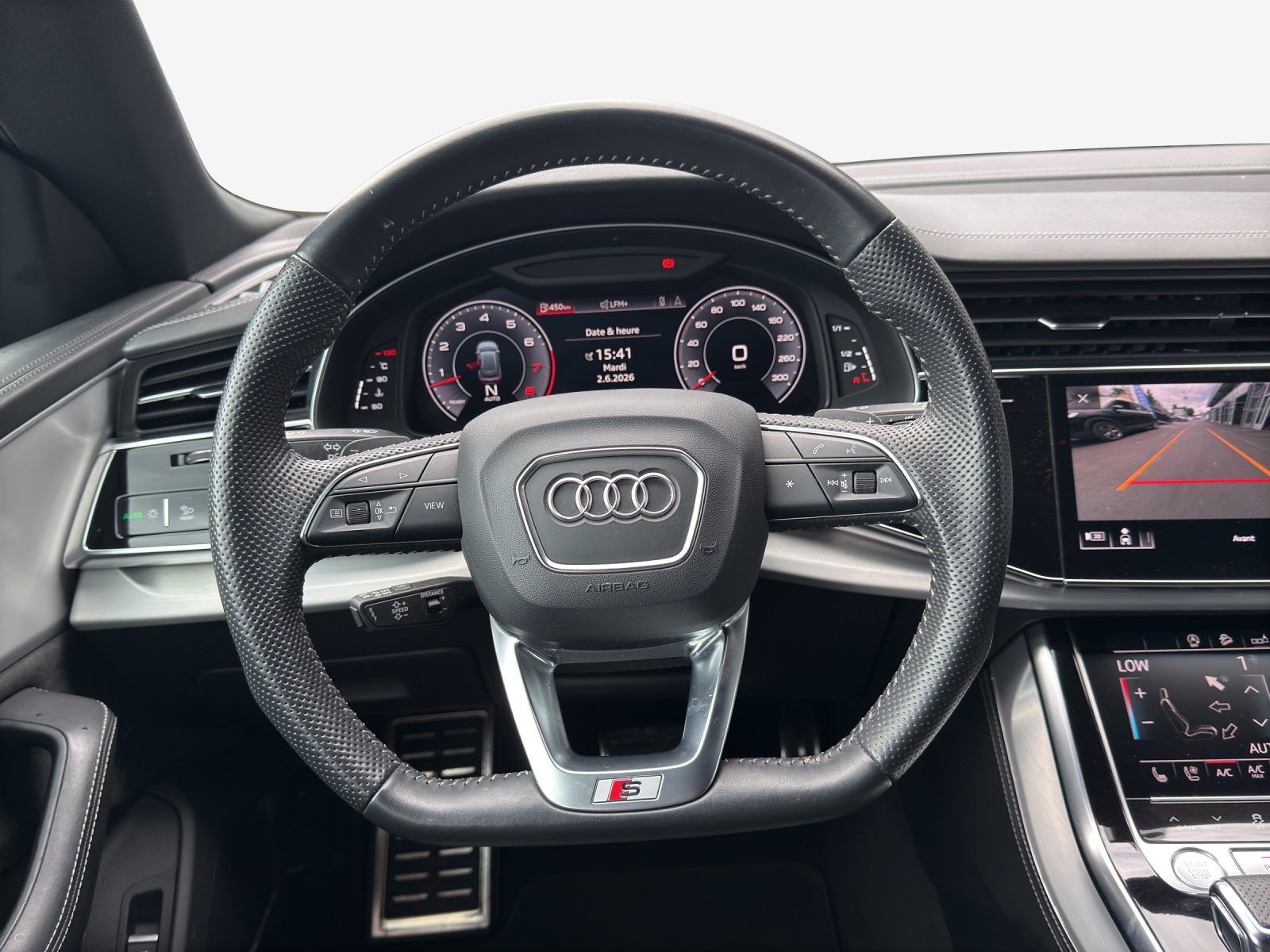 AUDI Q8 55 TFSI quattro tiptronic-image-9