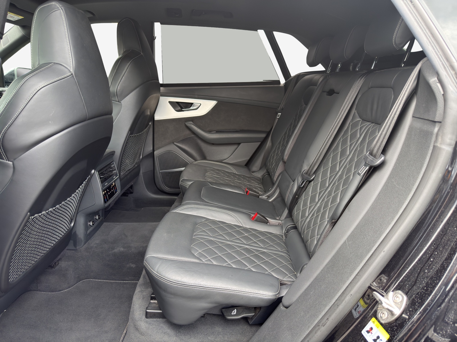 AUDI Q8 55 TFSI quattro tiptronic-image-11