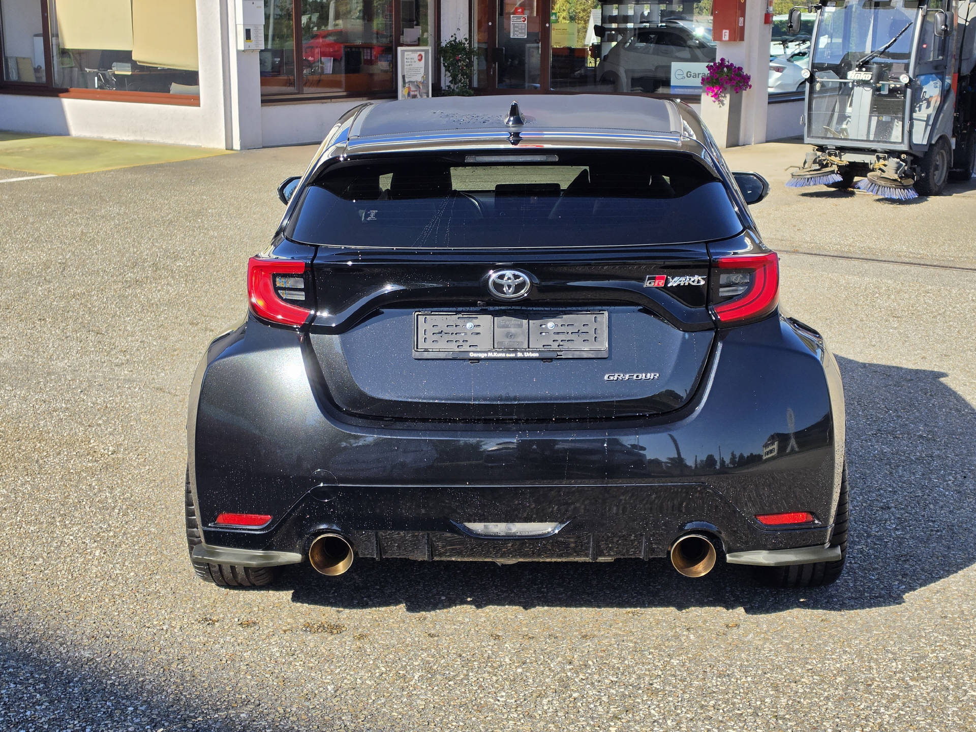 TOYOTA GR Yaris 1.6 Turbo Sport 4x4-showroom-element-3