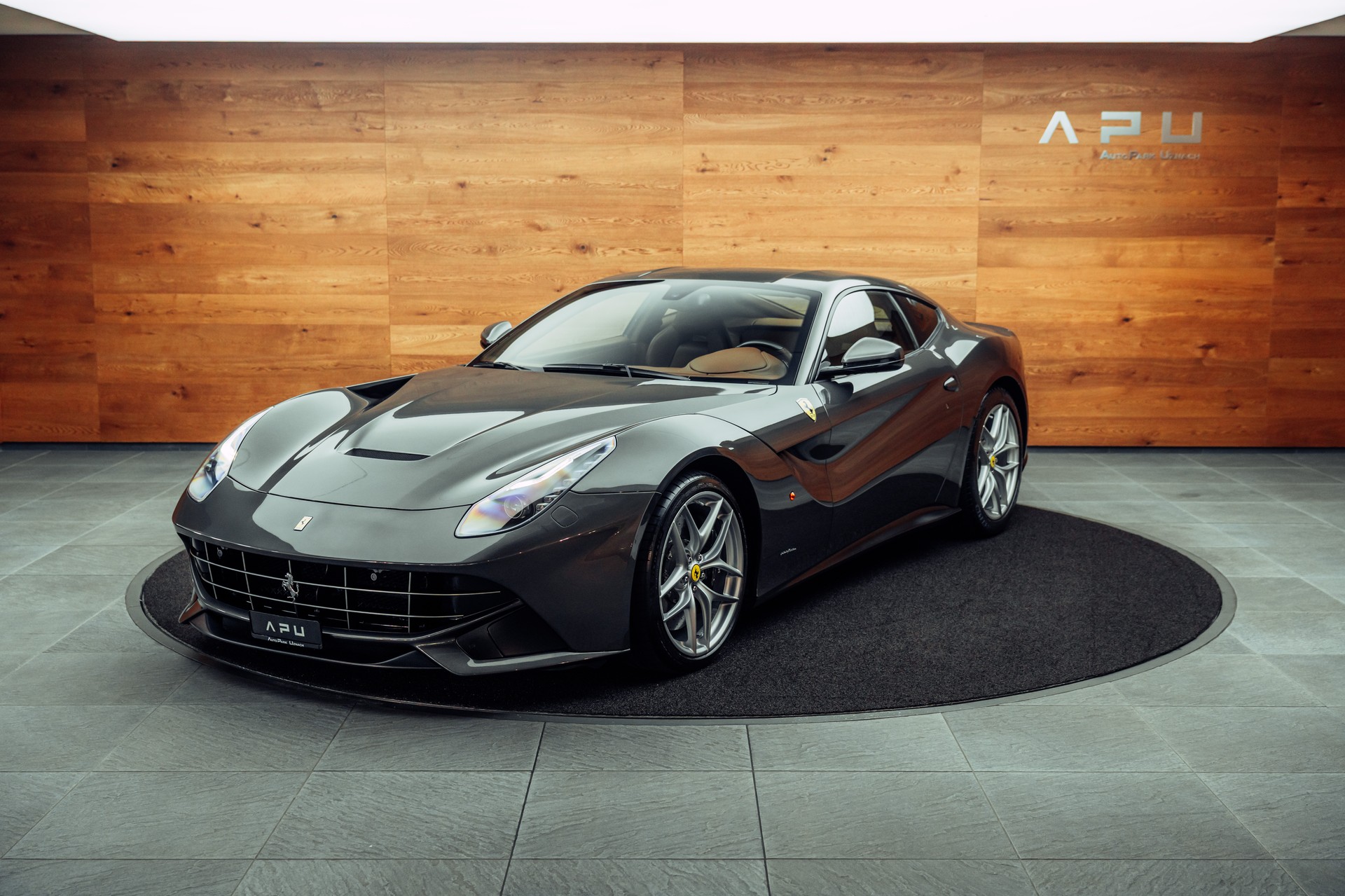 FERRARI F12 Berlinetta Canna di Fucile-showroom-element-3