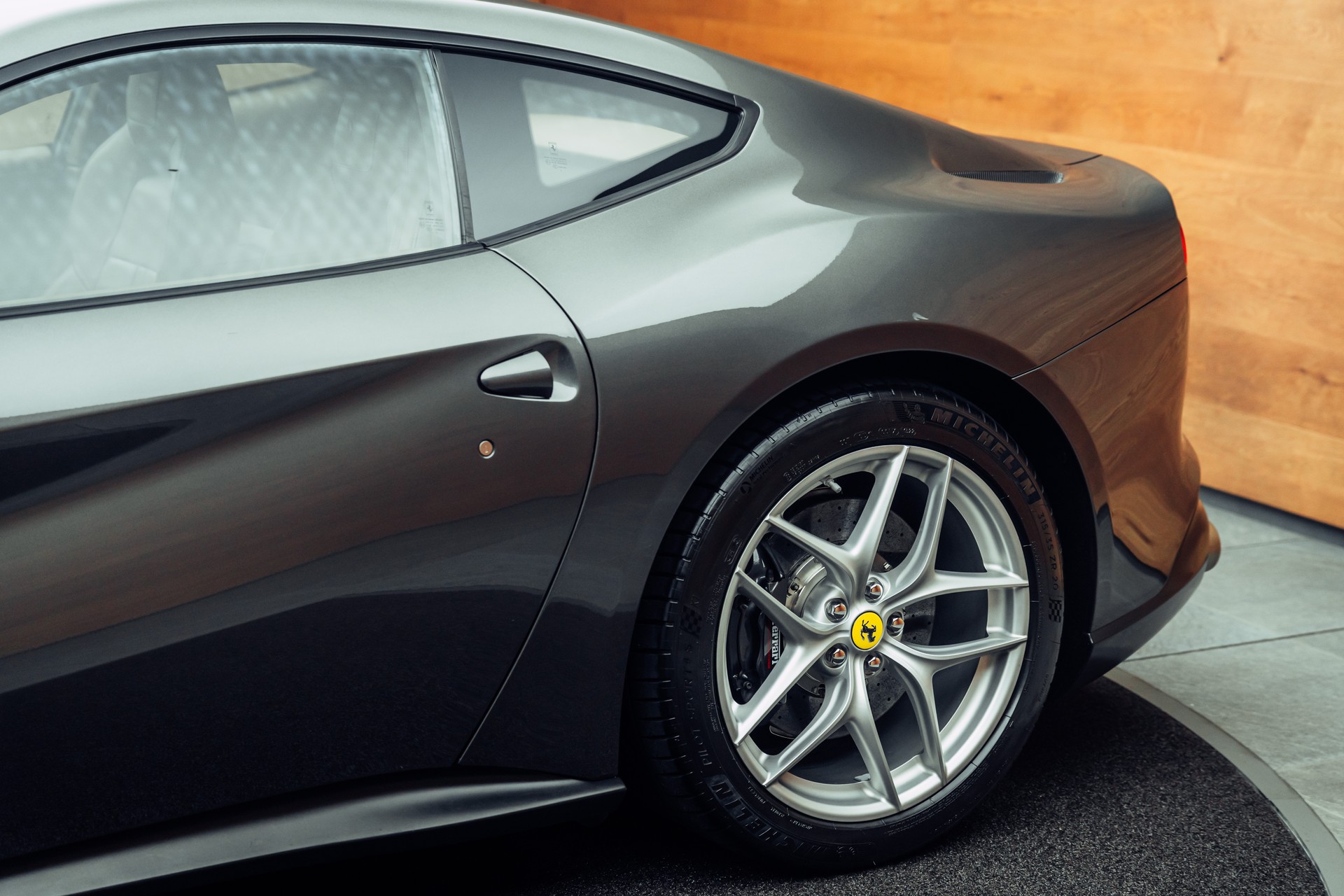 FERRARI F12 Berlinetta Canna di Fucile-image-27