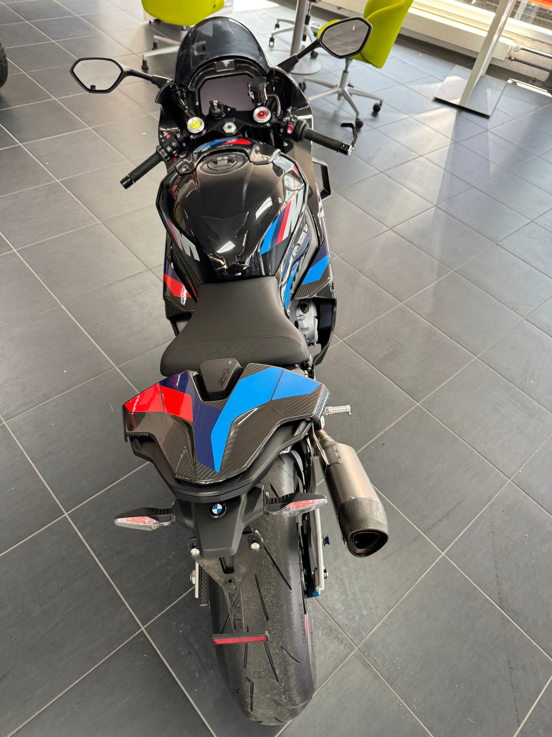 BMW M 1000 RR-image-11