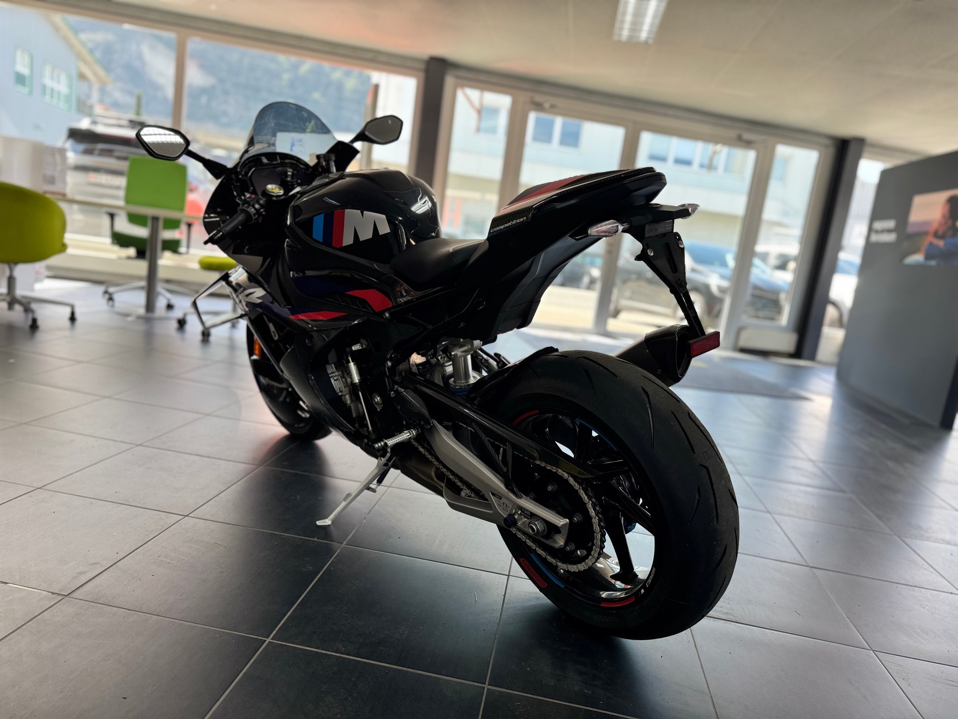 BMW M 1000 RR-image-5