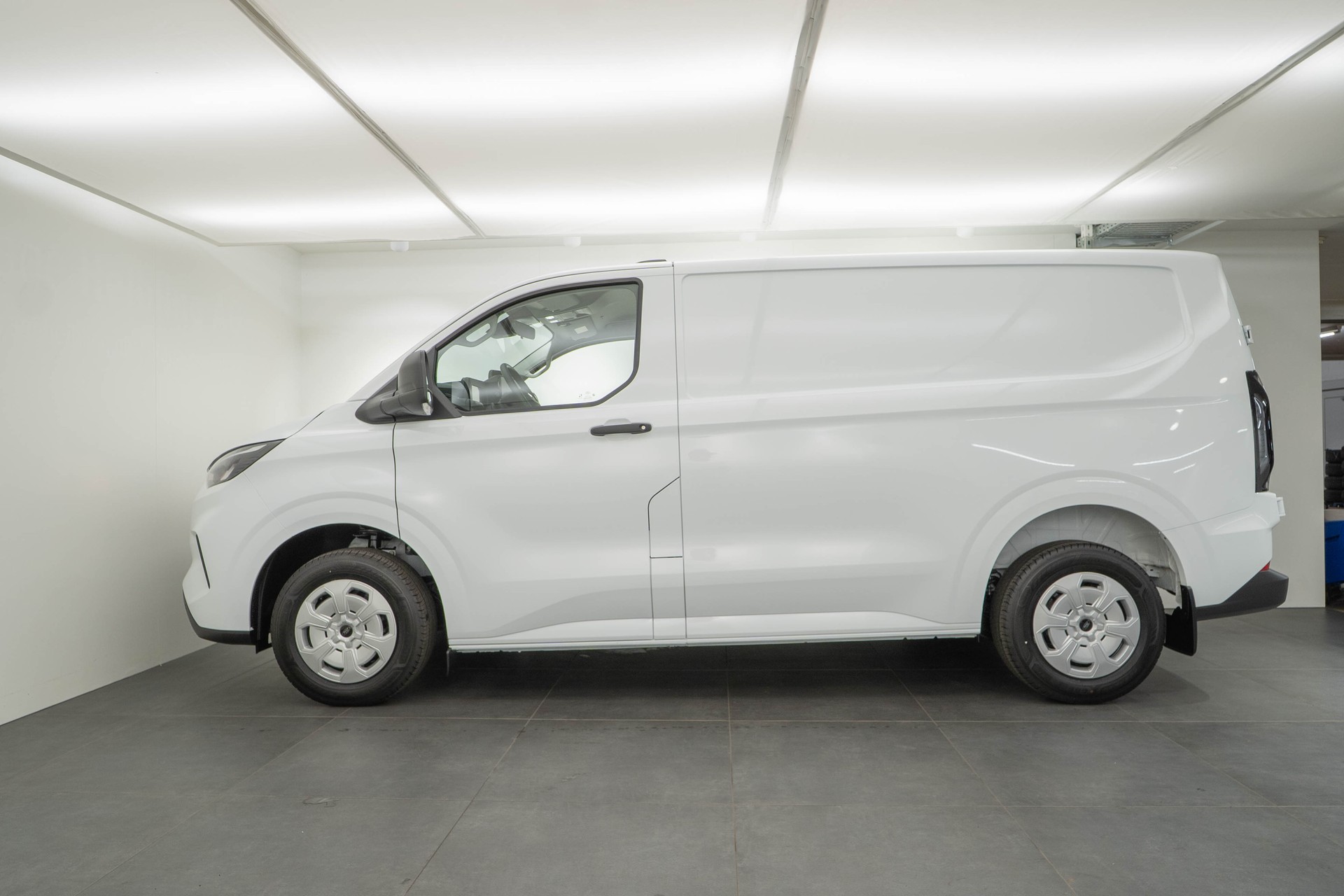 FORD Transit C Van 320 L1 2.0 EcoBlue 136 Trend-showroom-element-2