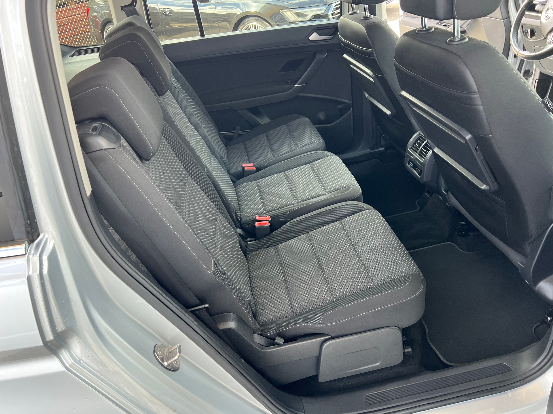 VW Touran 1.4 TSI Comfortline ** 7 Sitzer * Navigation * Rückfarhtkamera * 8 fach * frisch ab MFK * 1 Jahr Garantie möglich ***-image-9