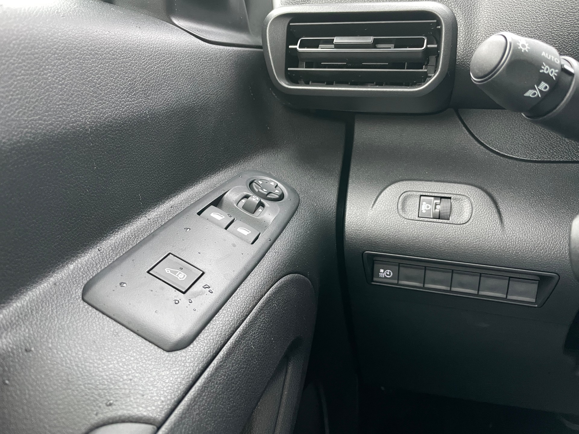 PEUGEOT e-Partner 50kWh Standard mit Rückfahrkamera-image-24