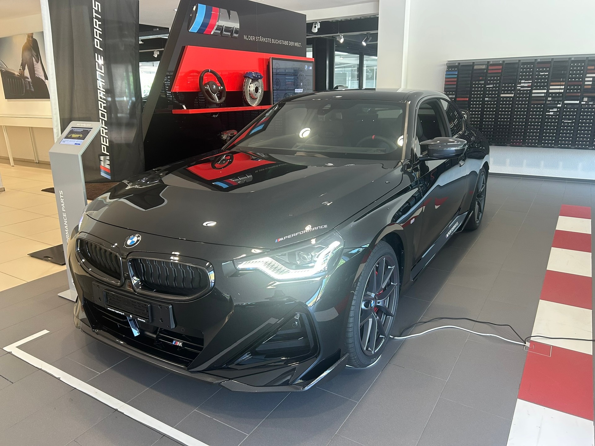 BMW M240i xDrive M Sport Pro Steptronic-showroom-element-1