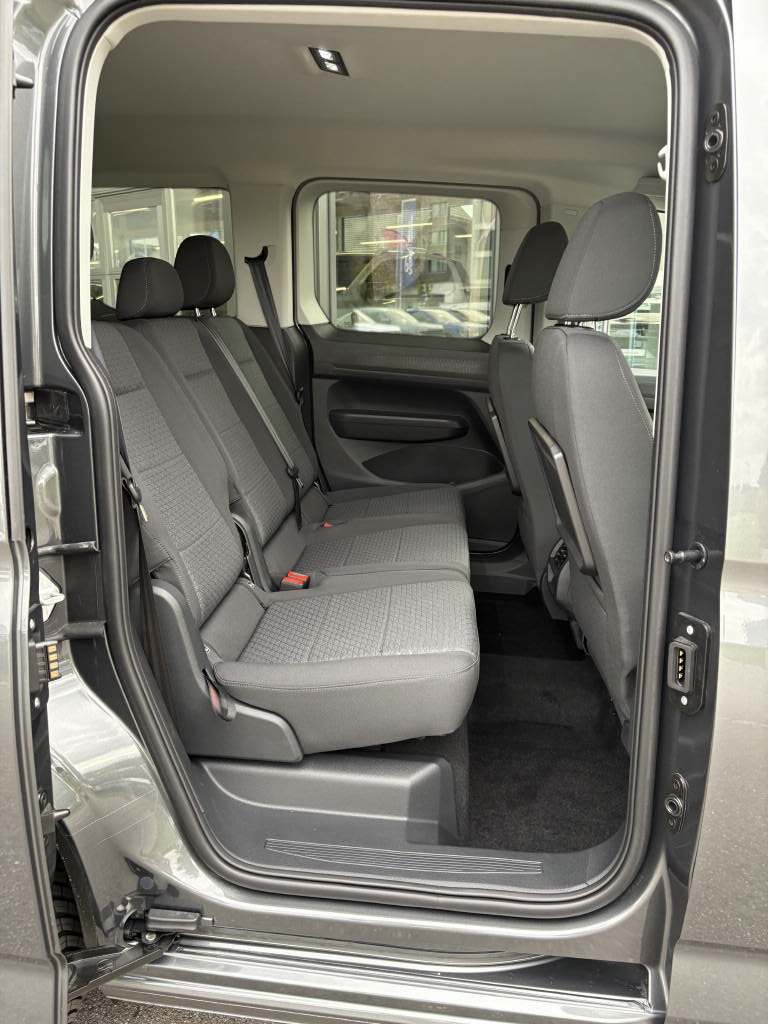 FORD TOURNEO Connect 2.0 EcoBlue 122 Titanium-image-7