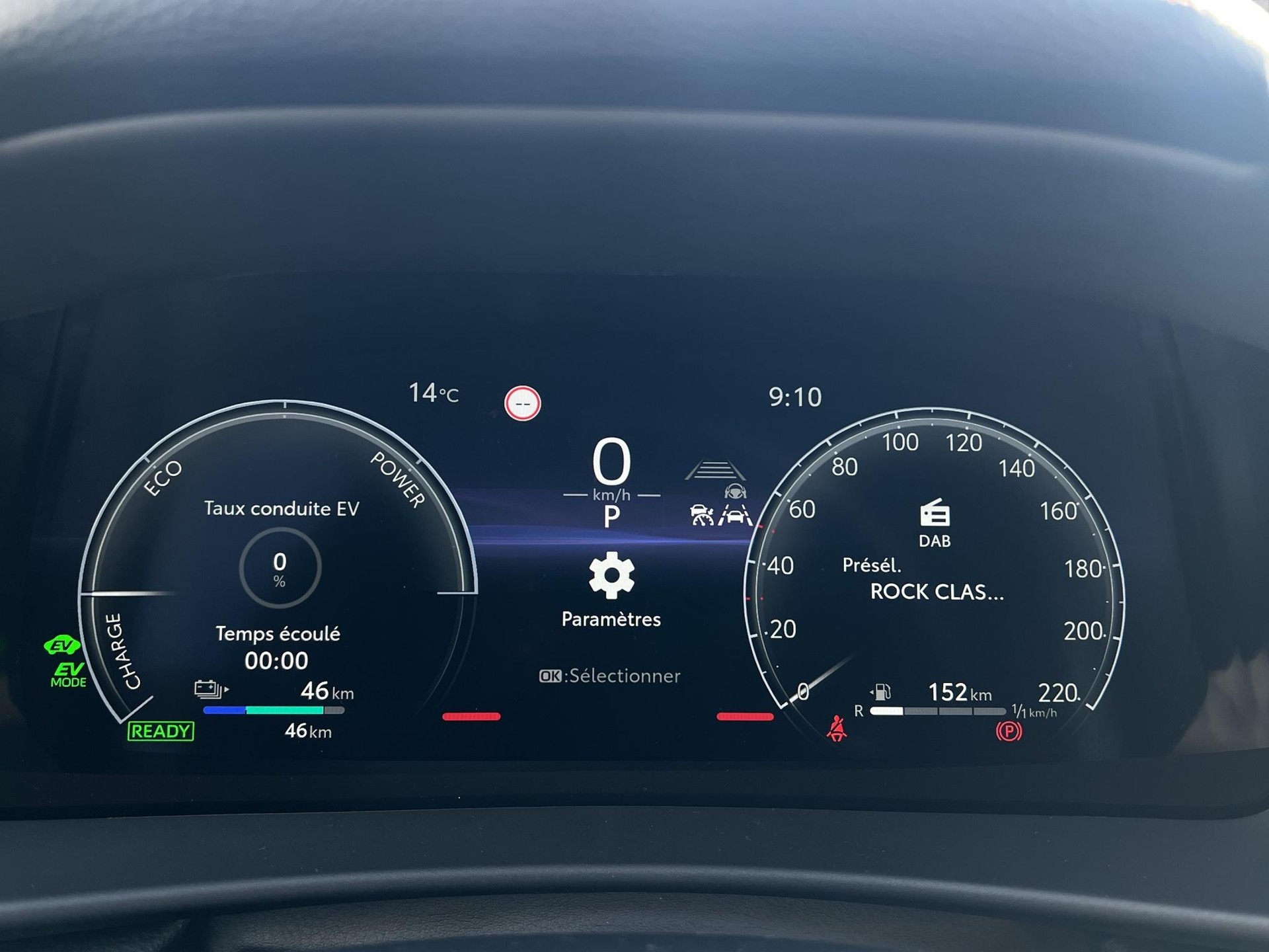 TOYOTA C-HR 2.0 PHEV Swiss Edition-image-4