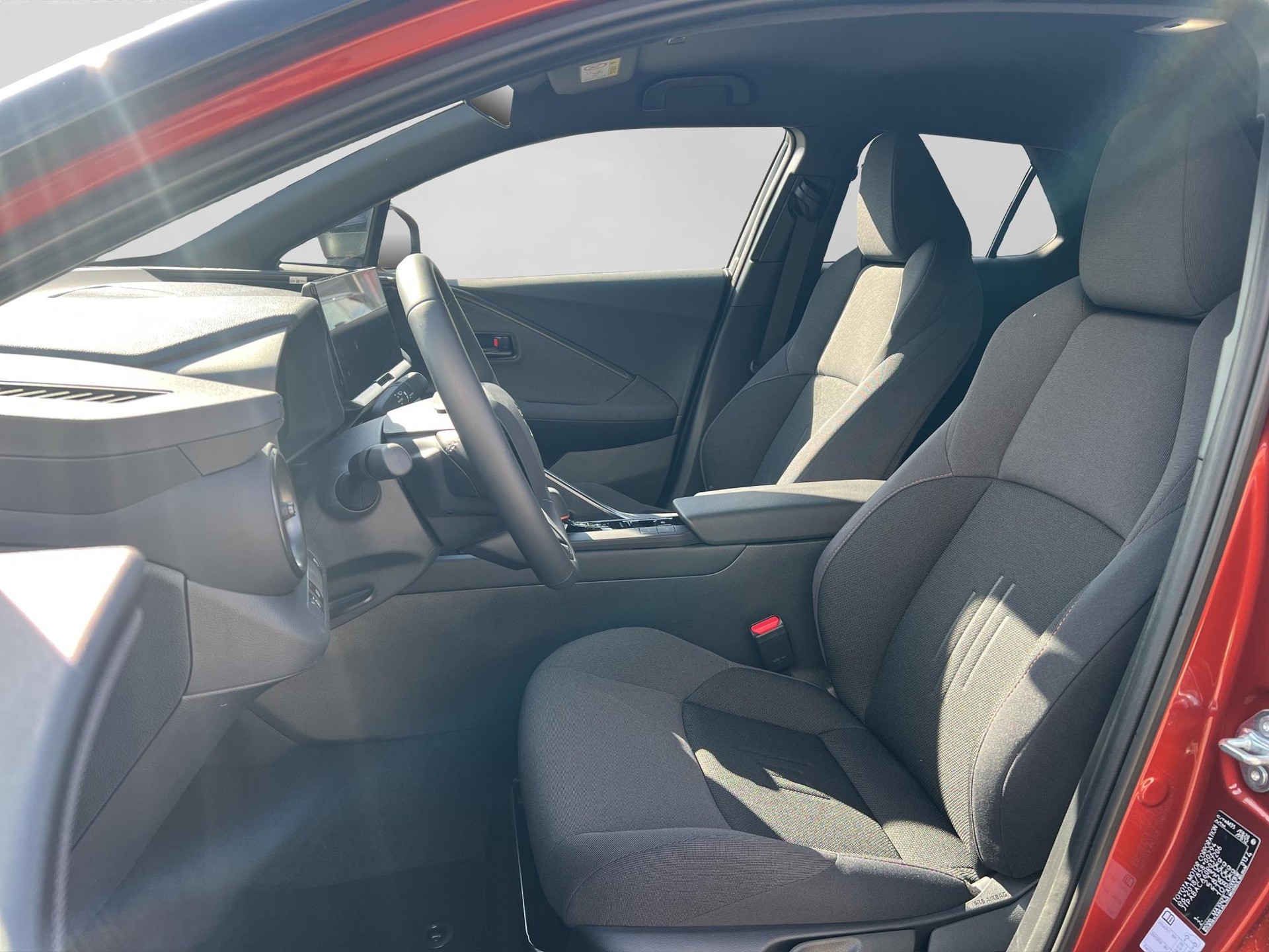 TOYOTA C-HR 2.0 PHEV Swiss Edition-showroom-element-2