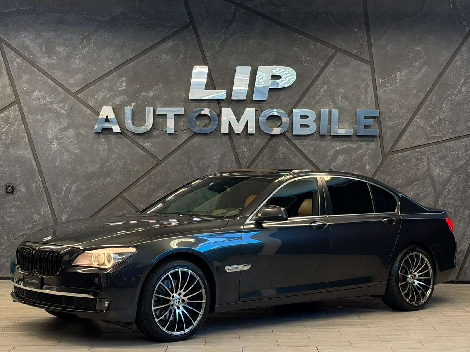 BMW 750i