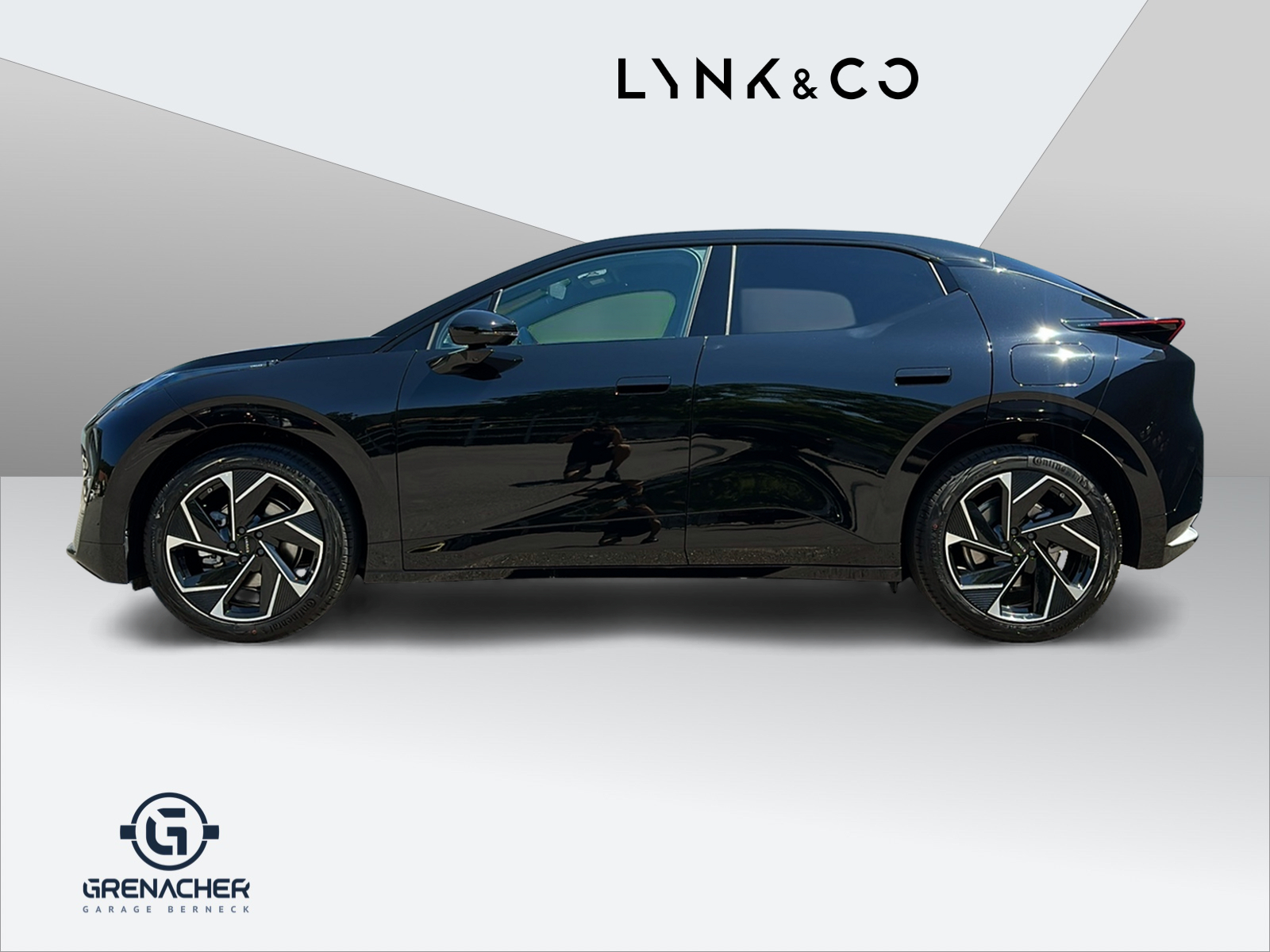 LYNK & CO 02-showroom-element-1