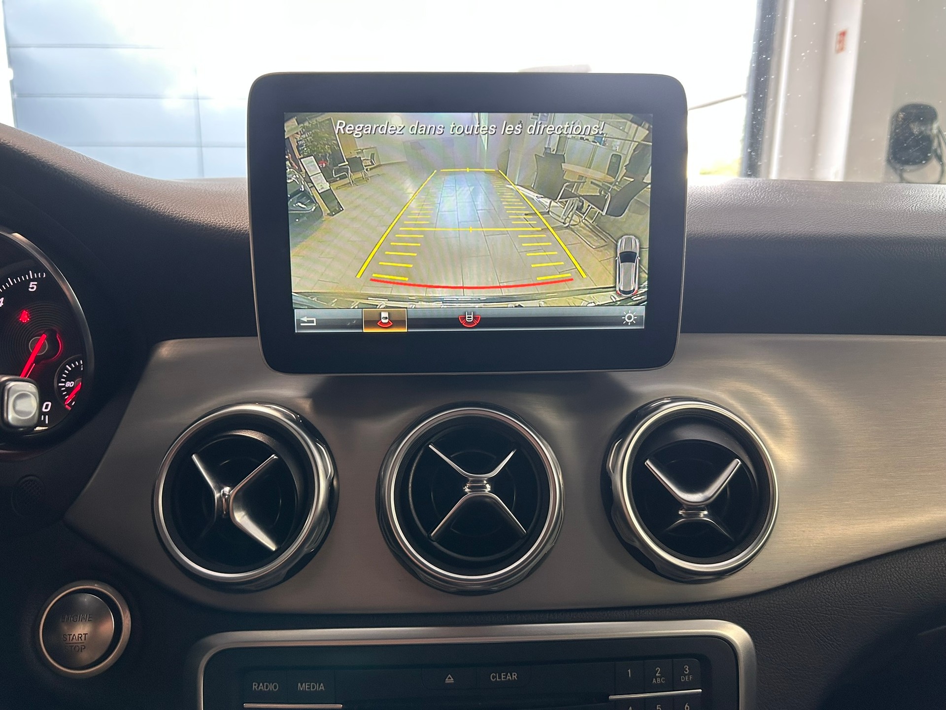MERCEDES-BENZ GLA 250 AMG Line 4Matic 7G-DCT-image-12