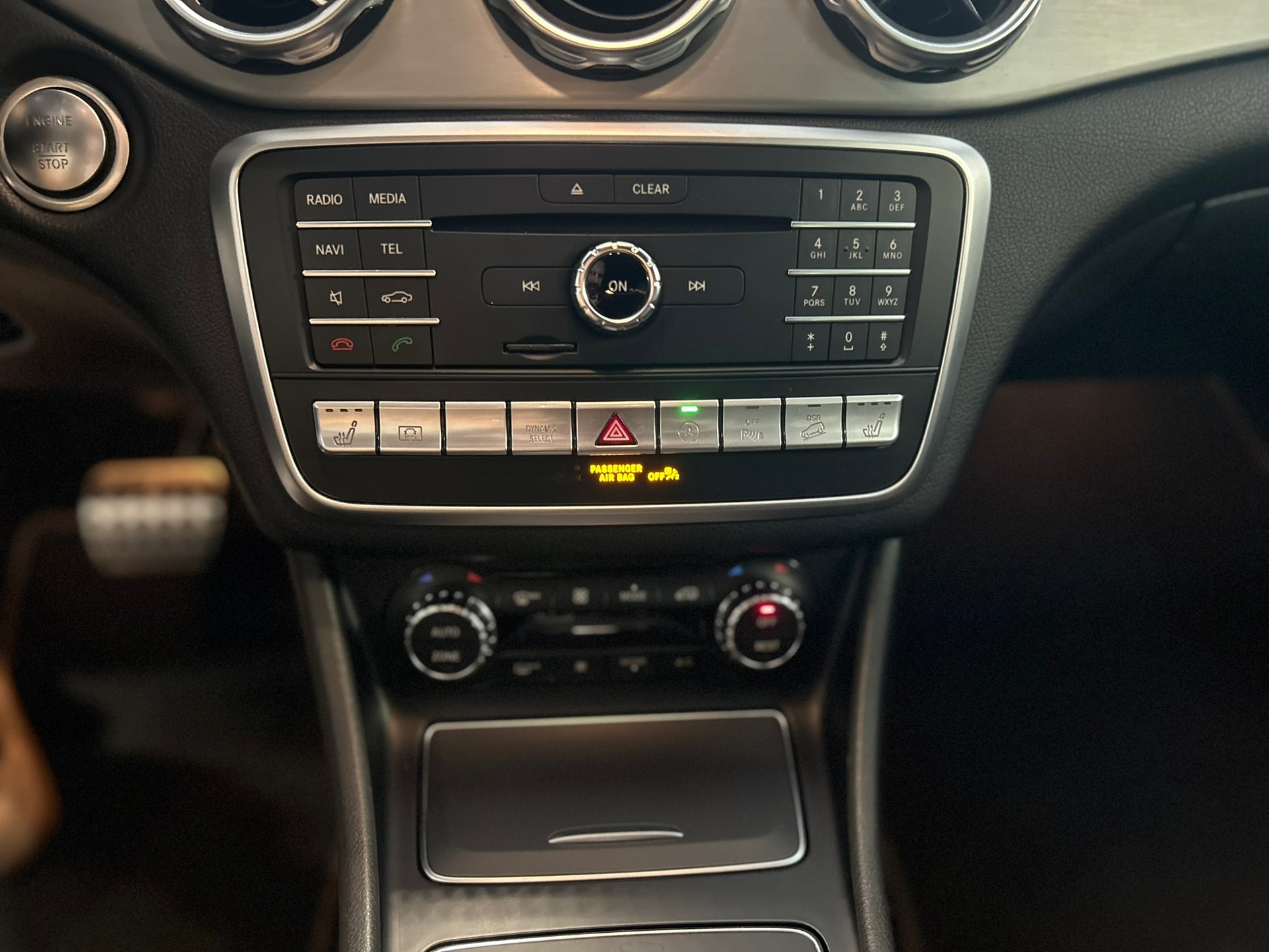 MERCEDES-BENZ GLA 250 AMG Line 4Matic 7G-DCT-image-13