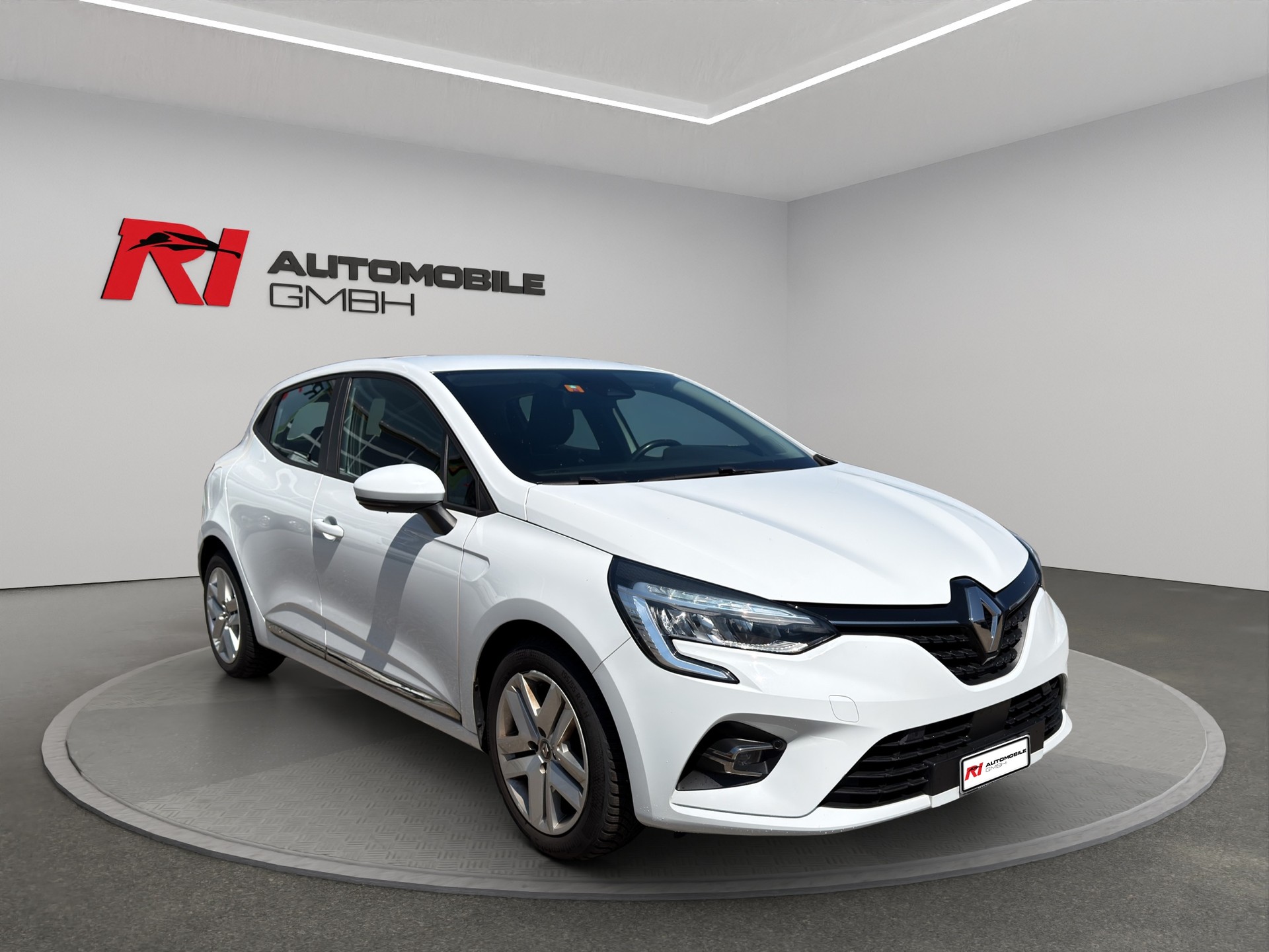 RENAULT Clio 1.0 Business-showroom-element-2