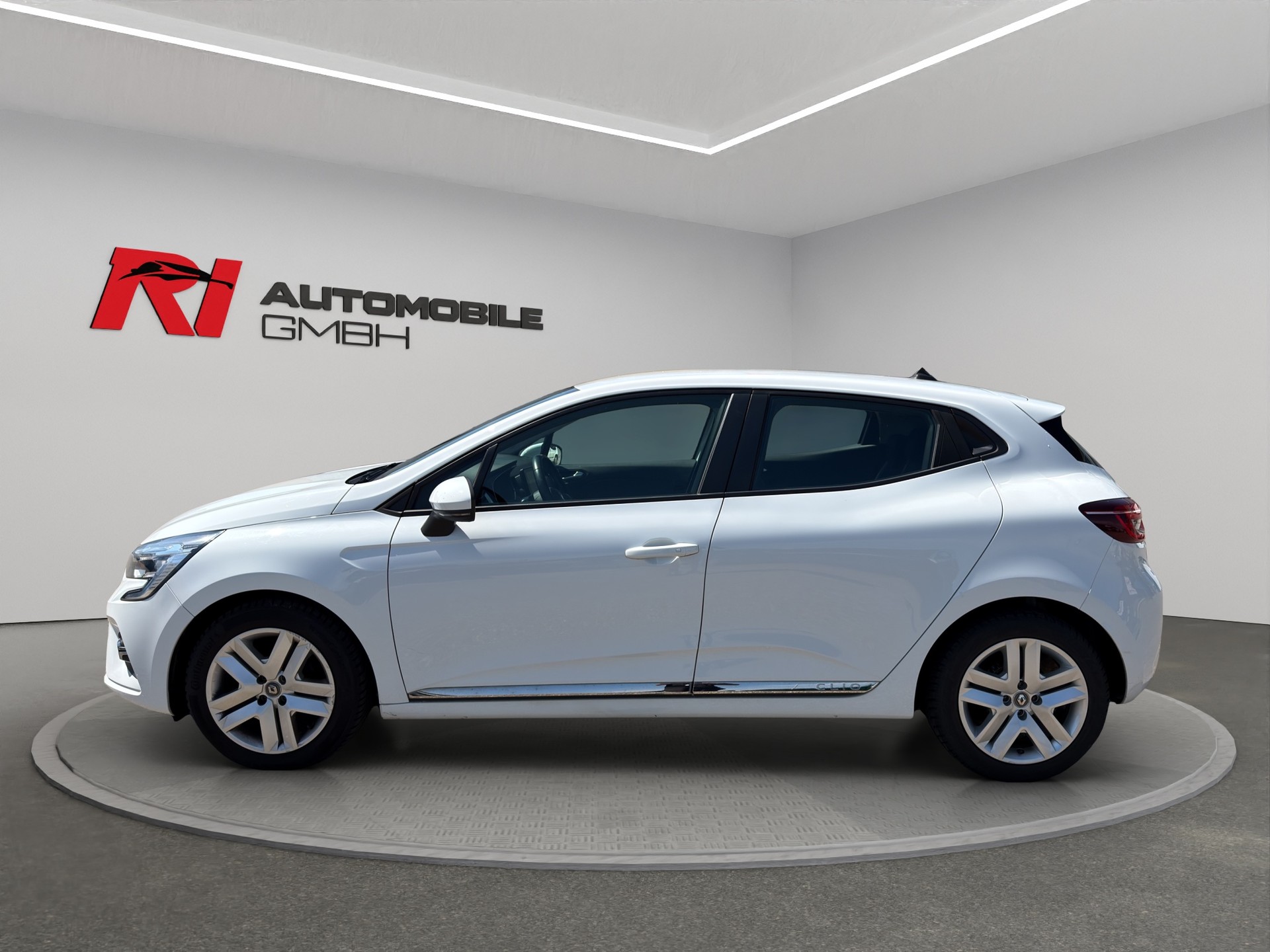 RENAULT Clio 1.0 Business-showroom-element-3