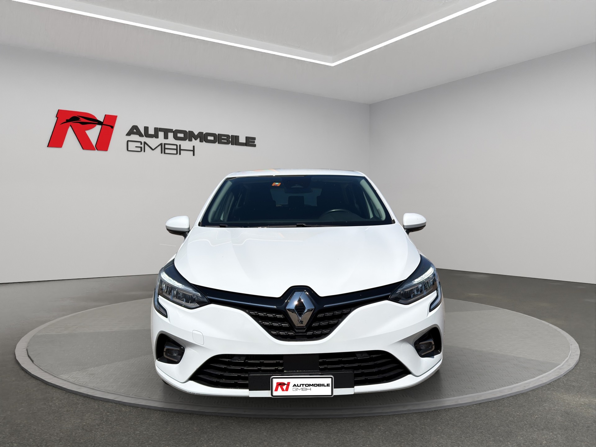 RENAULT Clio 1.0 Business-showroom-element-1