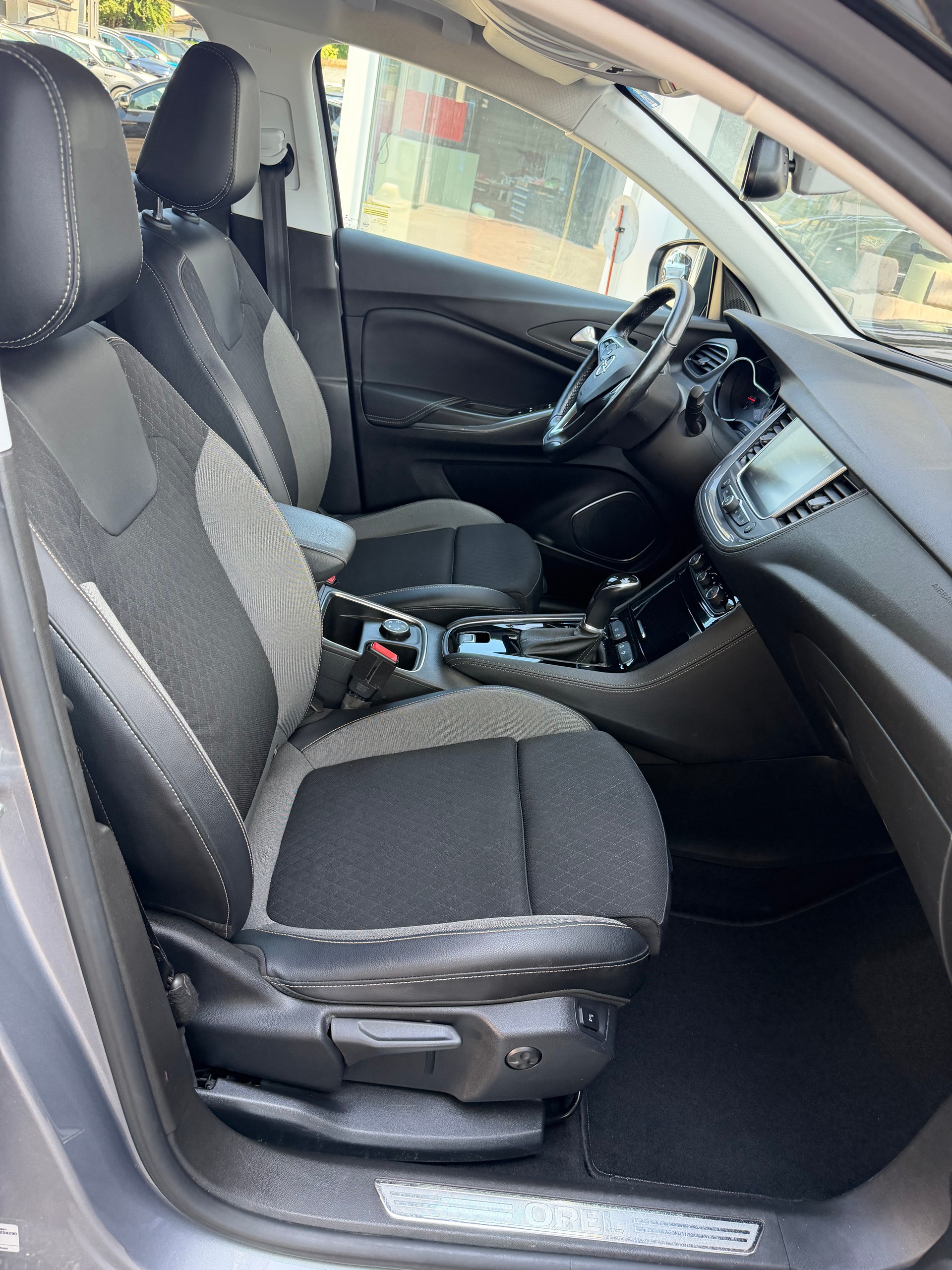 OPEL Grandland X 1.2i TP Ultimate Automatik-image-12