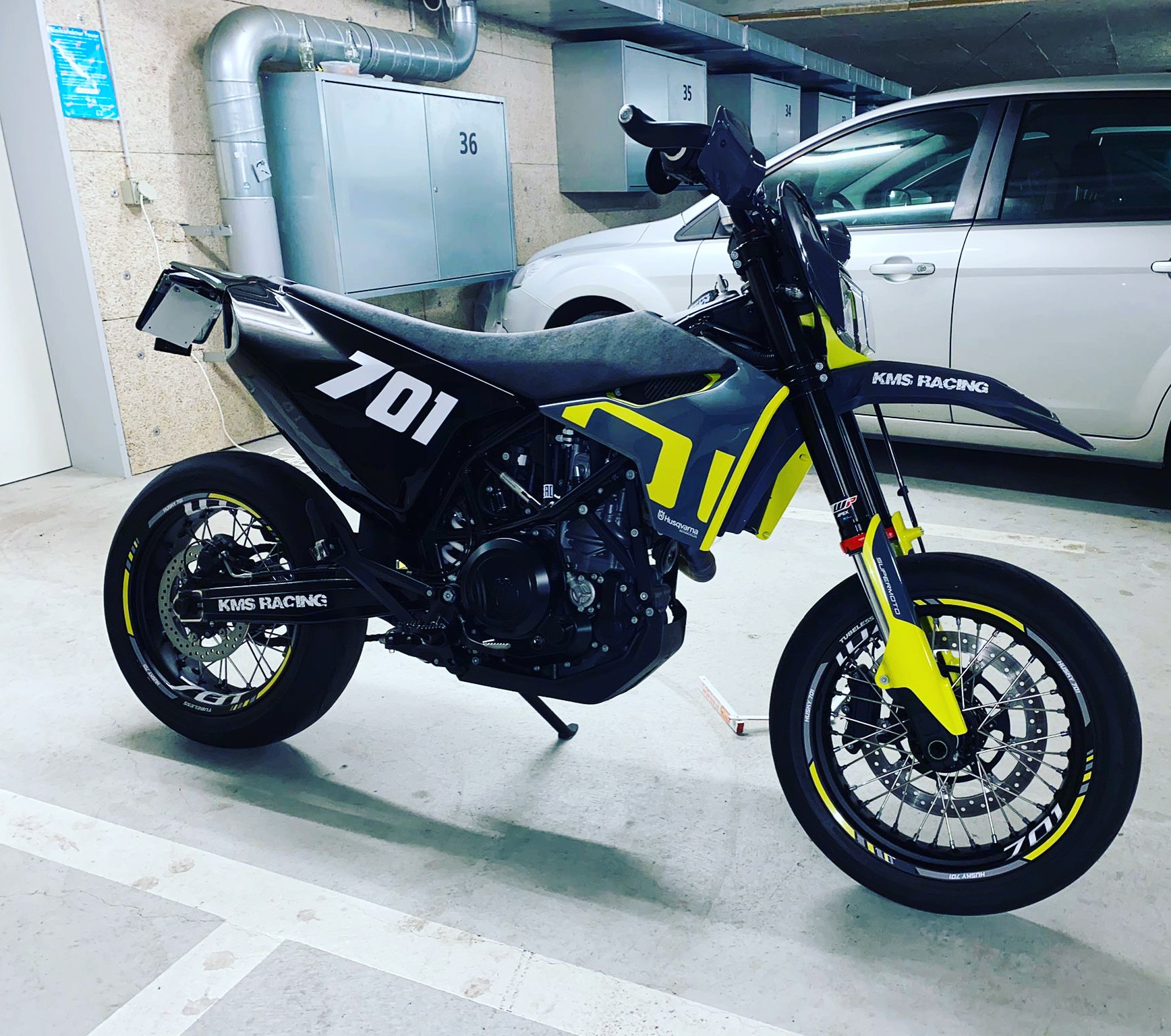 HUSQVARNA 701 Supermoto-image-5