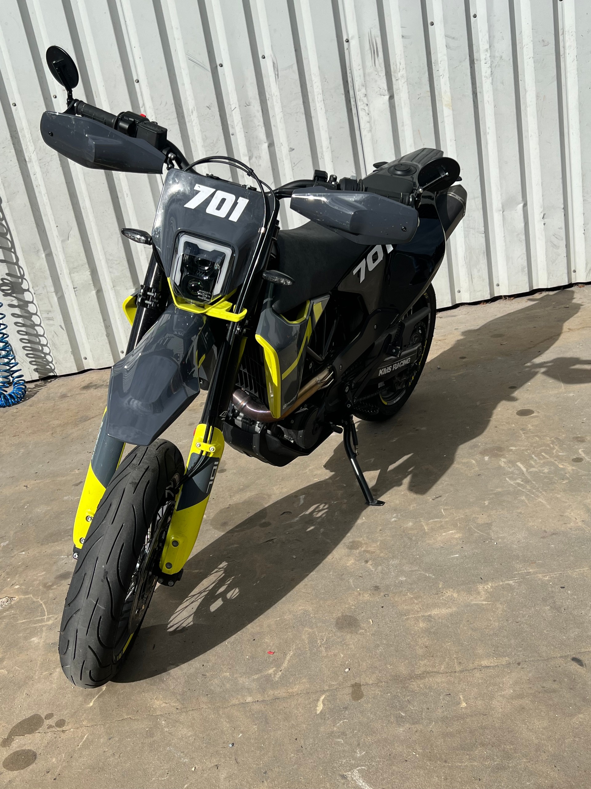 HUSQVARNA 701 Supermoto-image-3