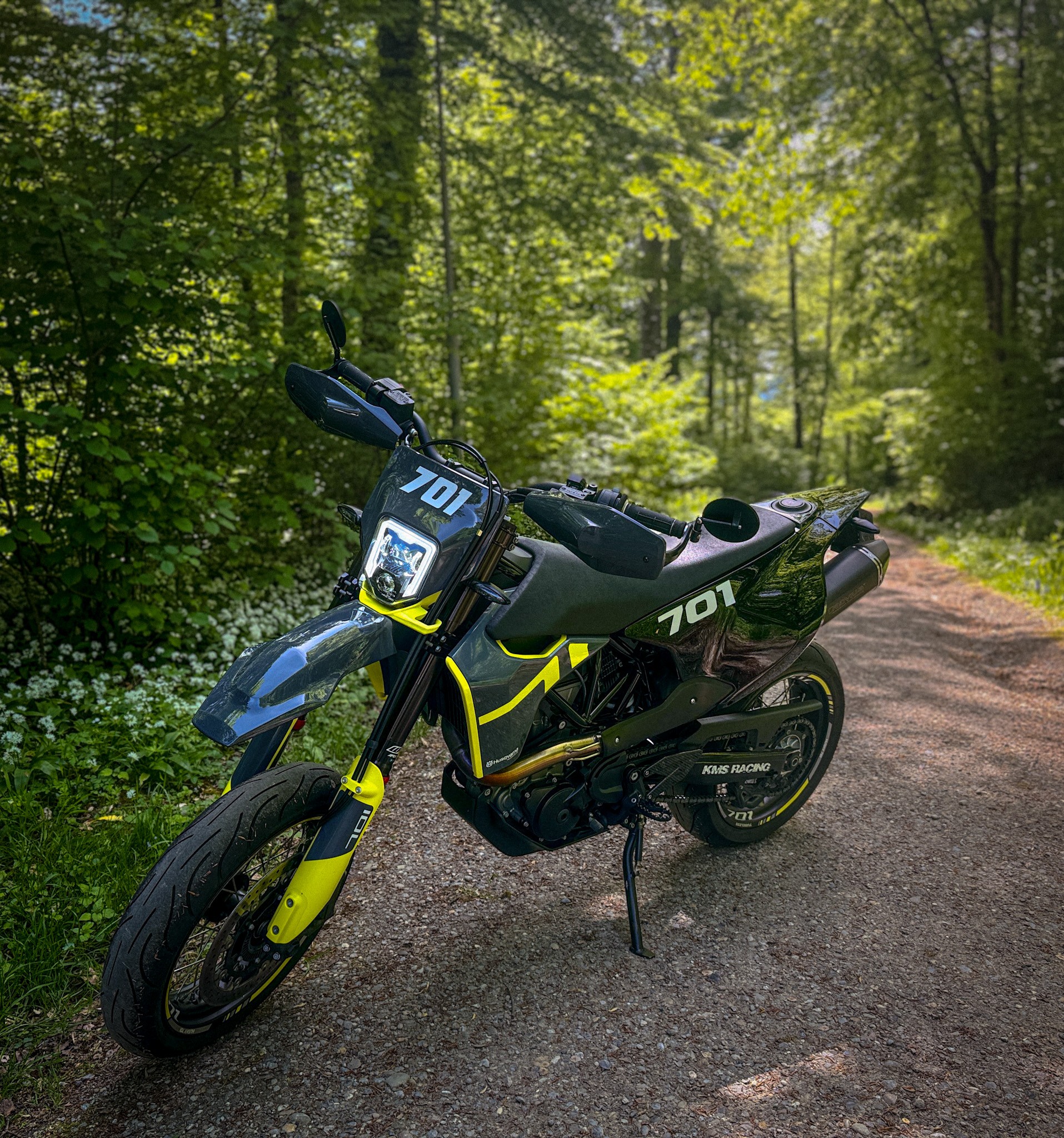 HUSQVARNA 701 Supermoto-image-1