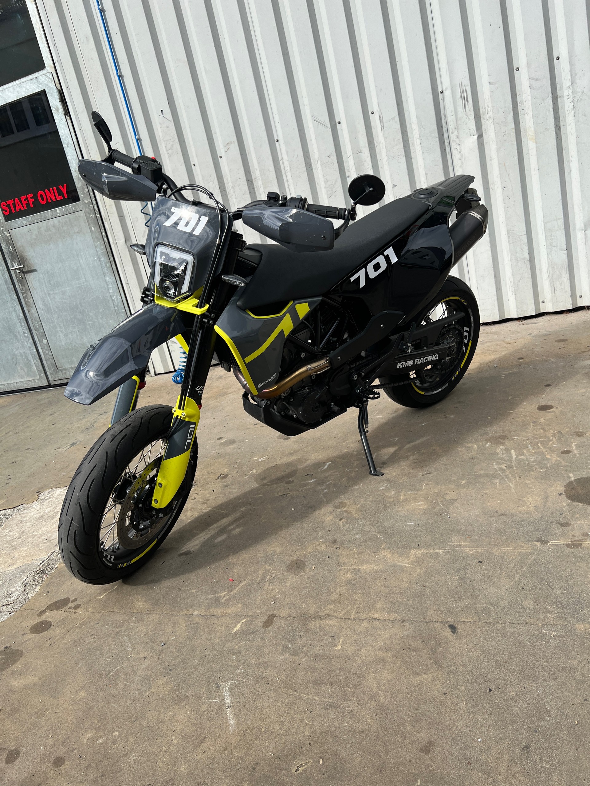 HUSQVARNA 701 Supermoto-image-2