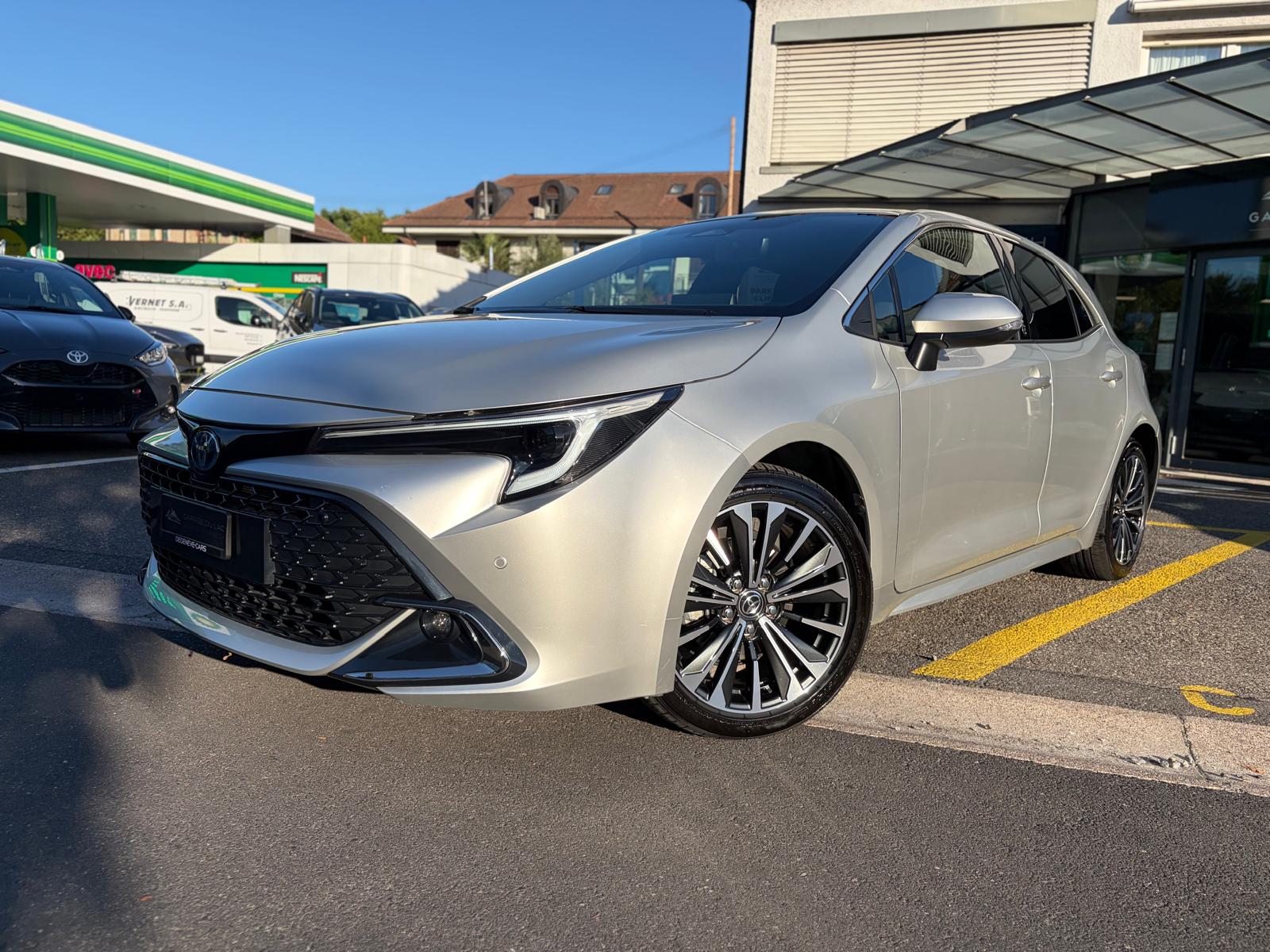 TOYOTA Corolla 1.8 HSD Trend e- CVT-showroom-element-1