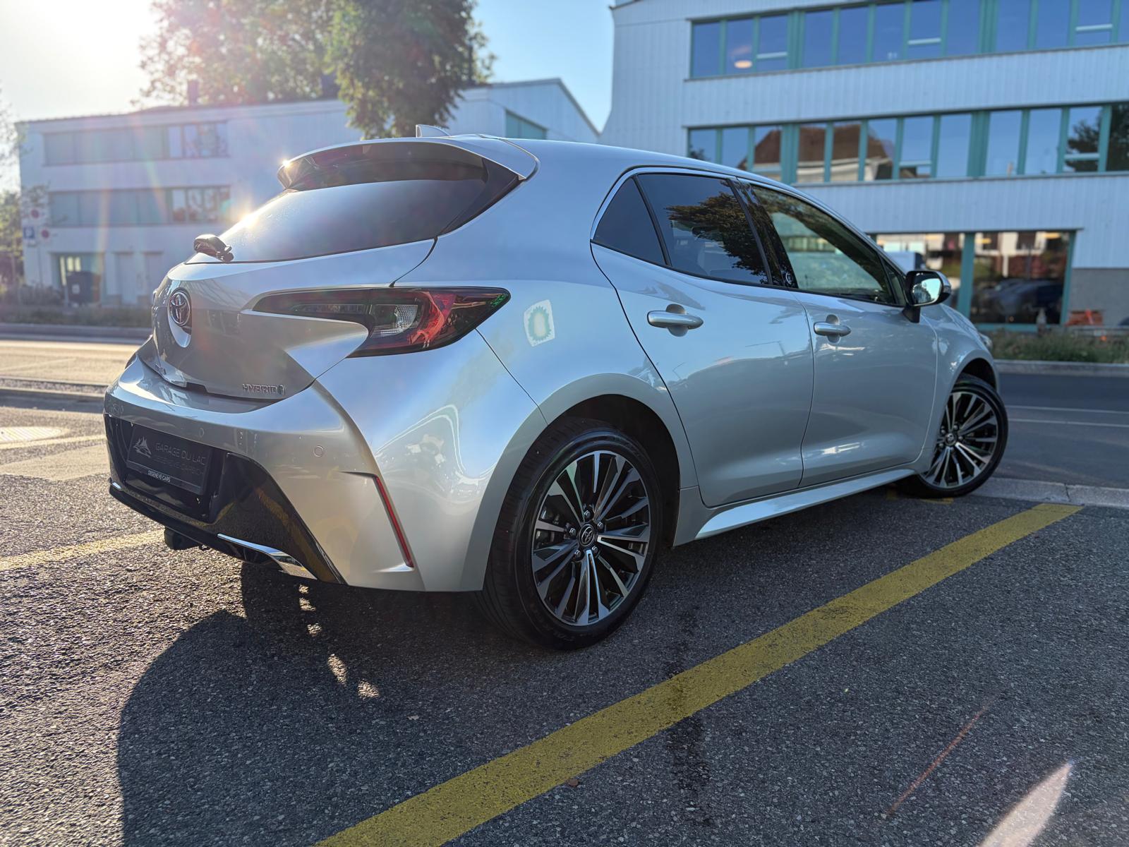 TOYOTA Corolla 1.8 HSD Trend e- CVT-showroom-element-3