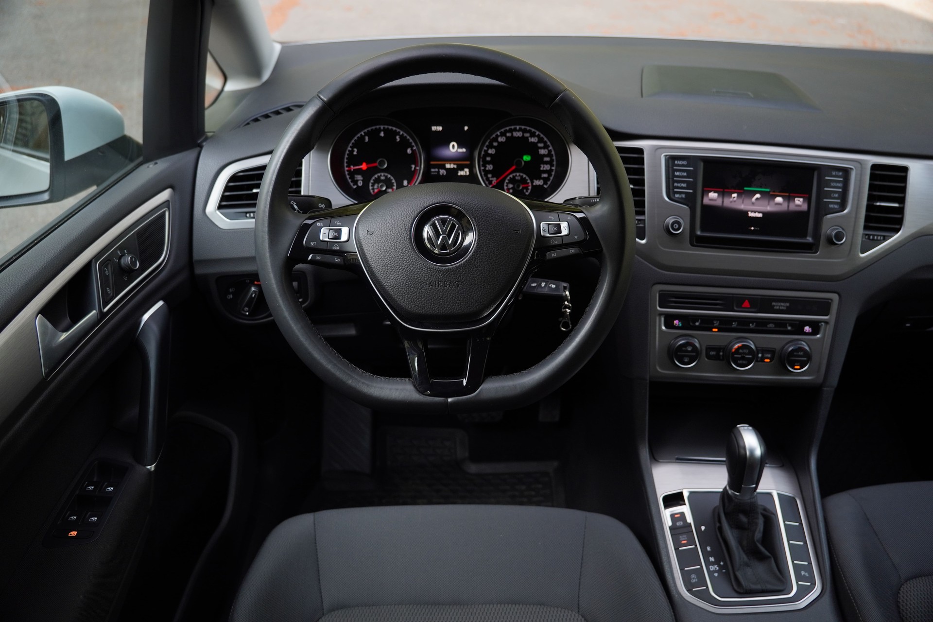 VW Golf Sportsvan 1.0 TSI Comfortline DSG-image-25