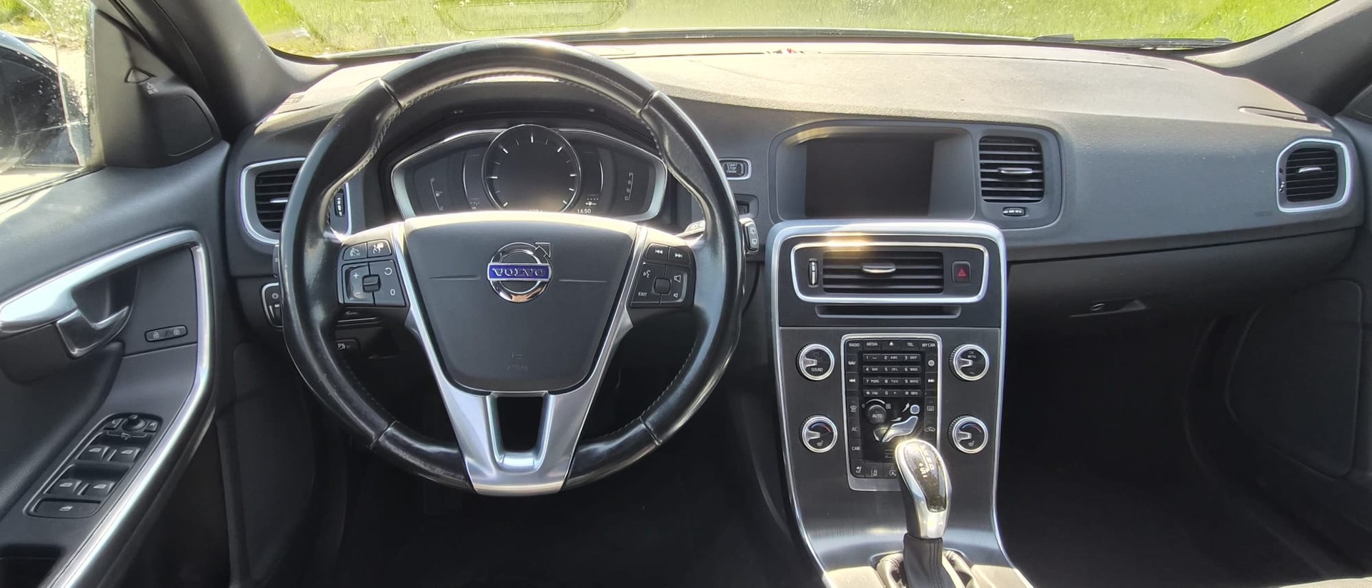 VOLVO V60 Cross Country D3 Kinetic Geartronic-image-6