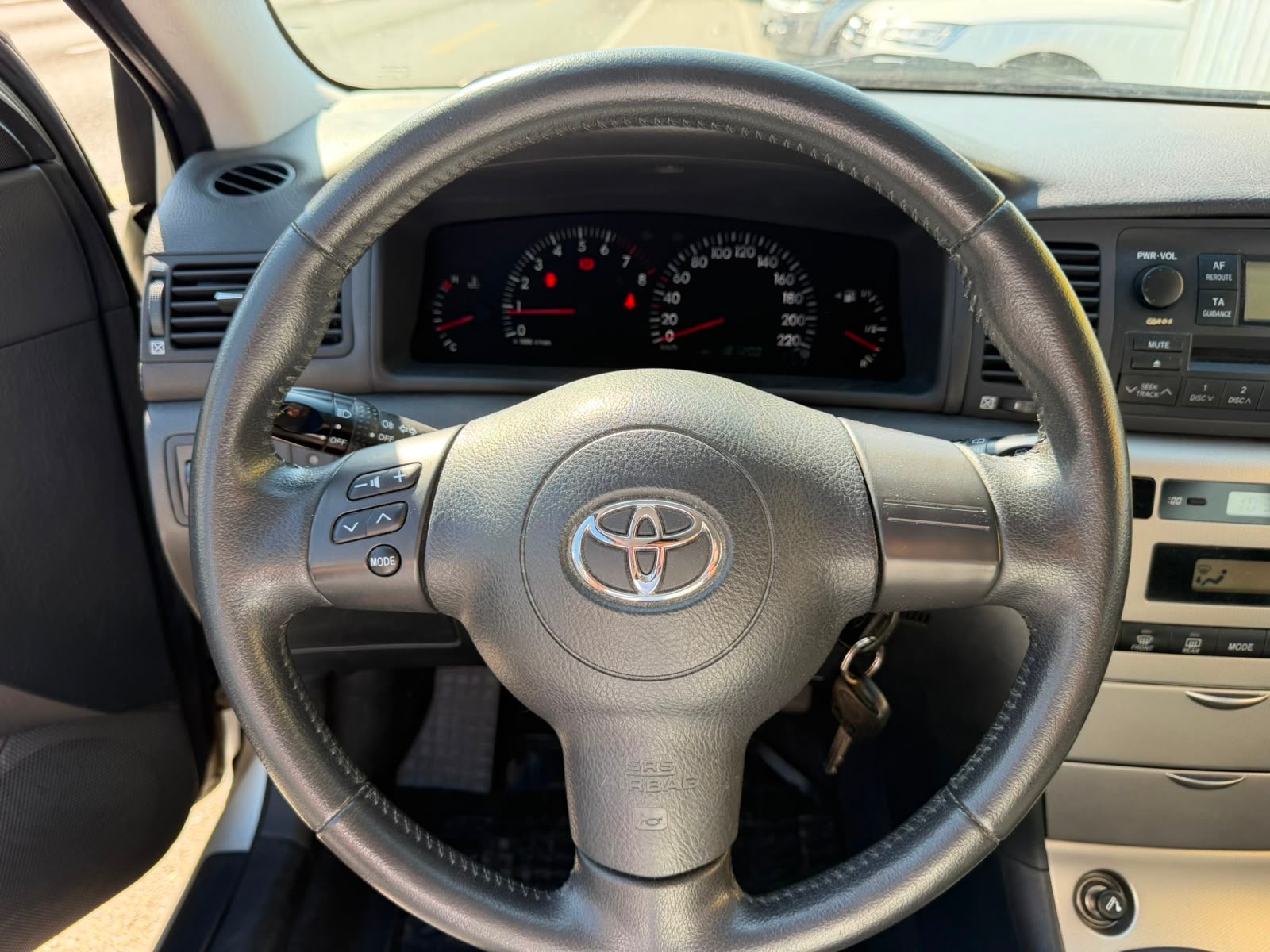 TOYOTA Corolla 1.6 Pardo-image-10