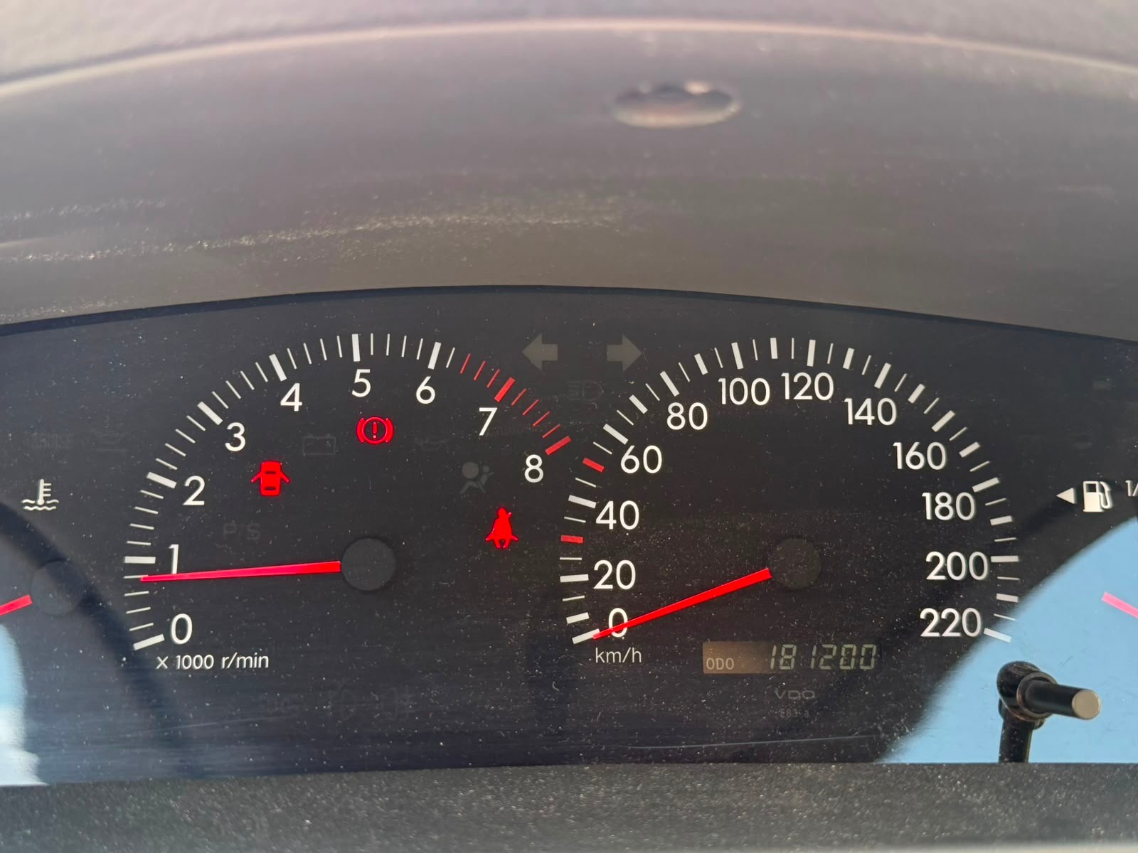 TOYOTA Corolla 1.6 Pardo-image-8