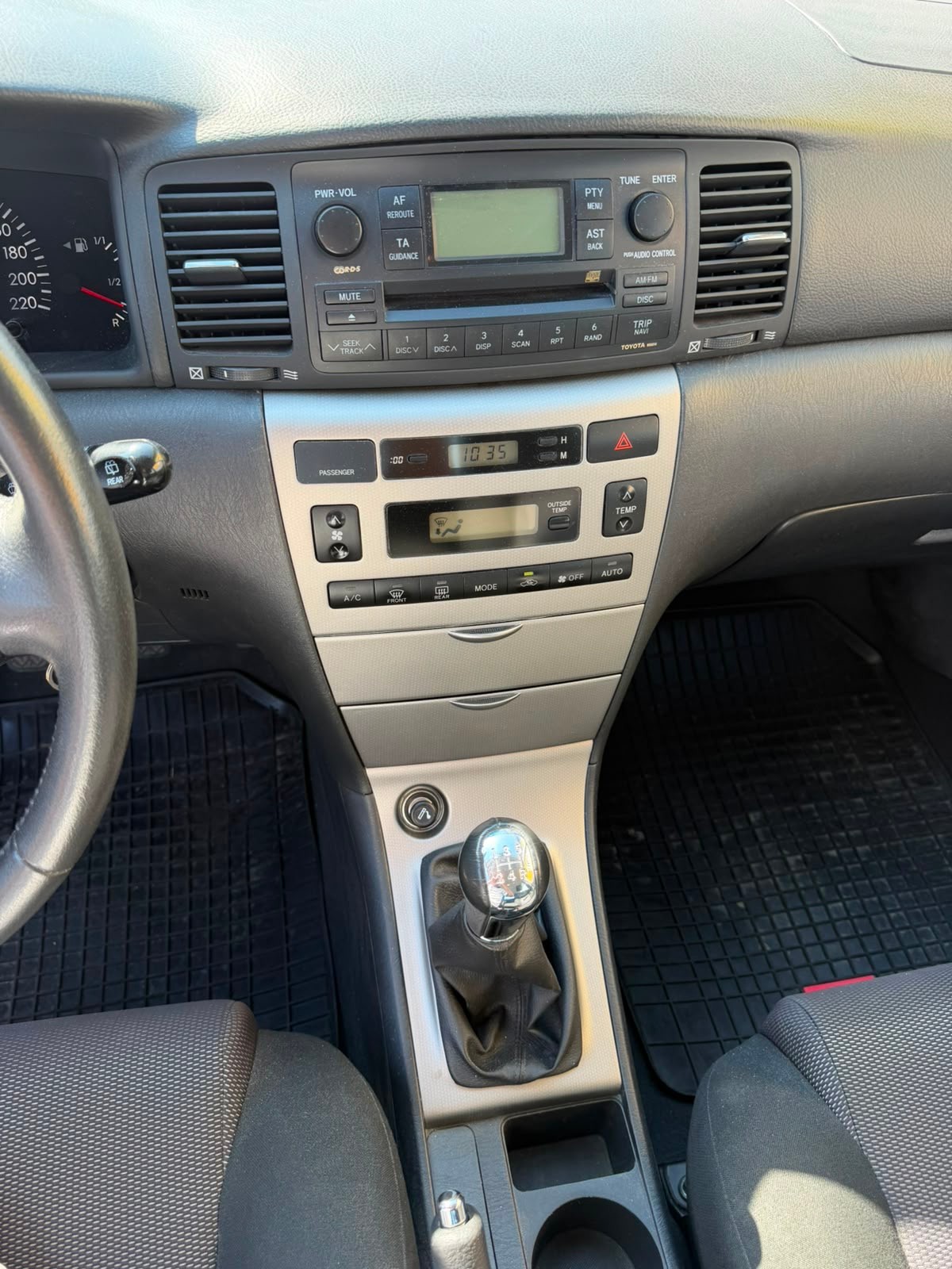 TOYOTA Corolla 1.6 Pardo-image-9