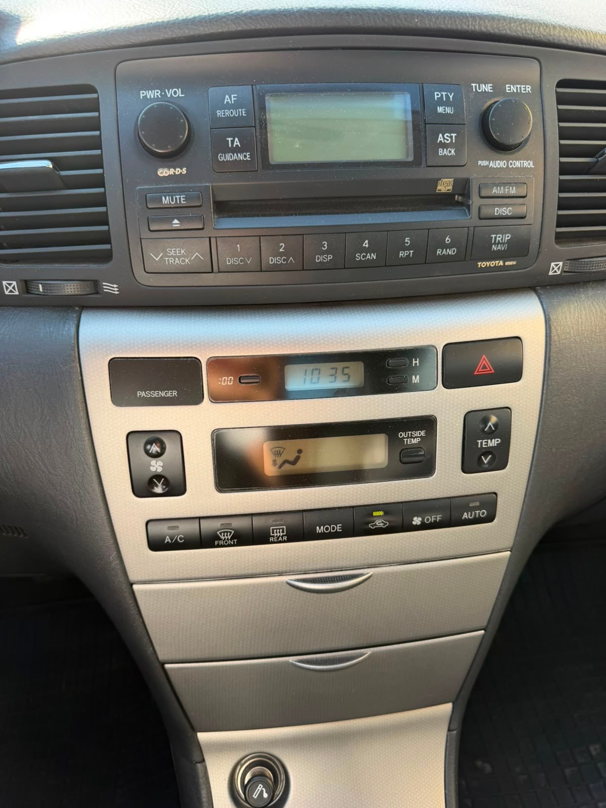 TOYOTA Corolla 1.6 Pardo-image-14