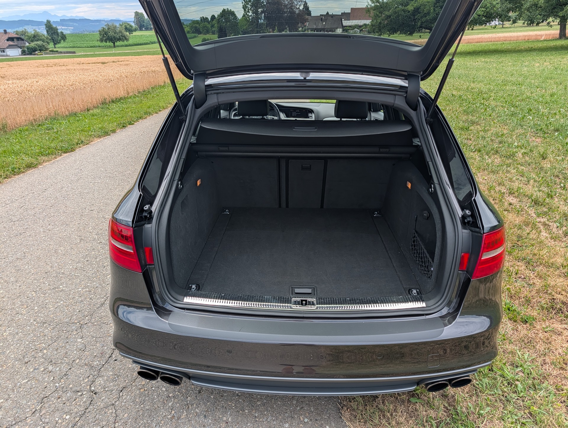 AUDI 3.0 V6 TFSI quattro S-Tronic-image-4
